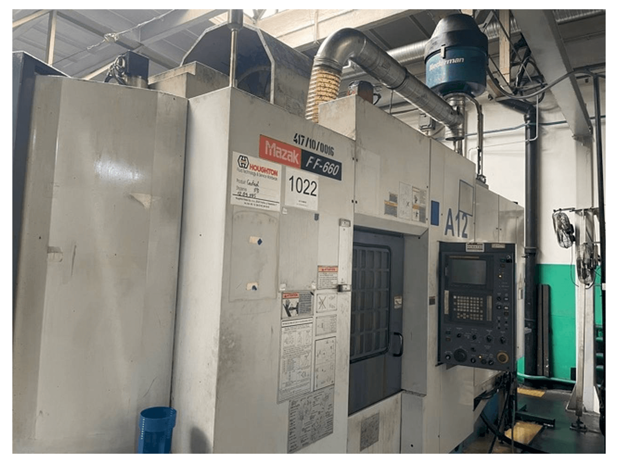 Vista frontale della macchina Mazak FF-660