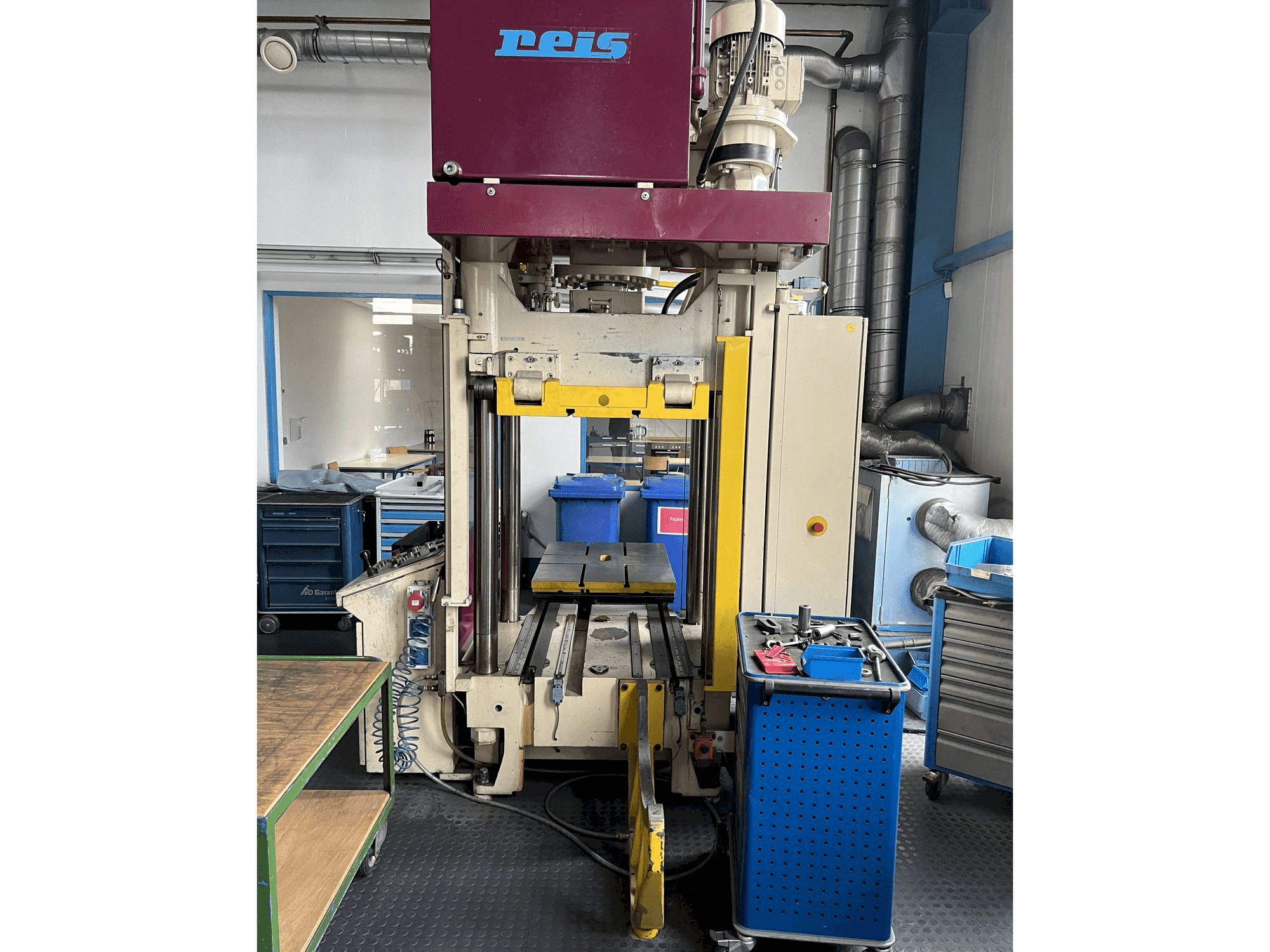 Vista frontale della macchina Reis Tus 80-100