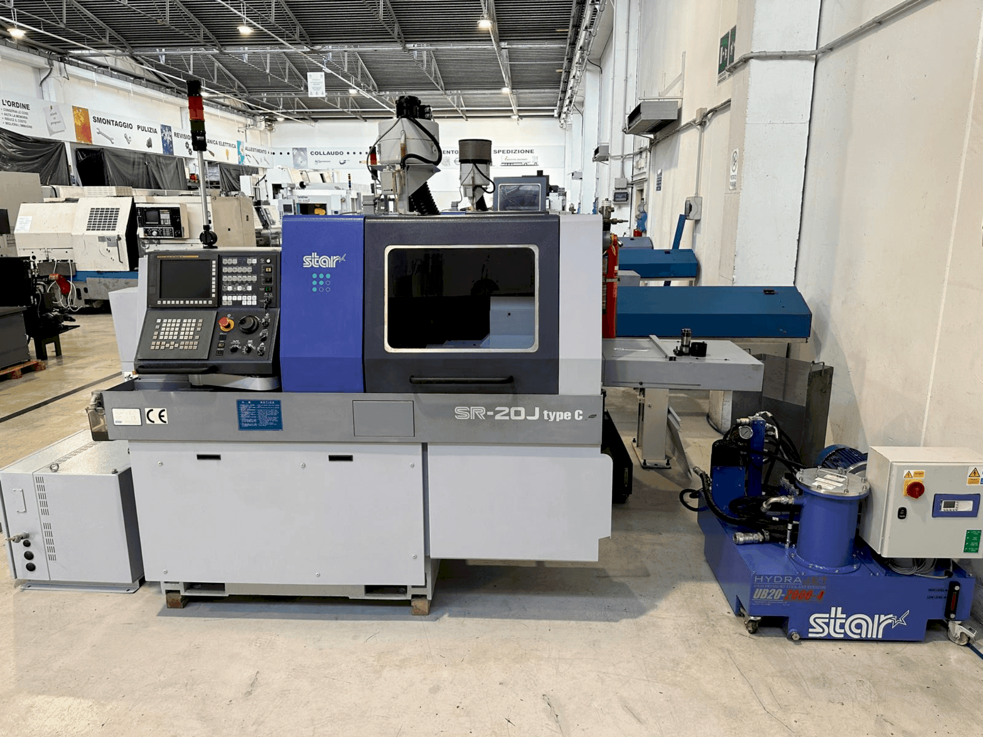 Vista frontale della macchina Star SR-20J type C