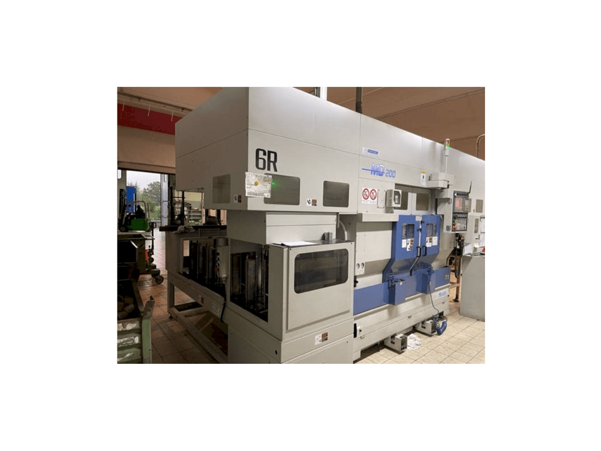 Vista frontale della macchina Muratec MD 200