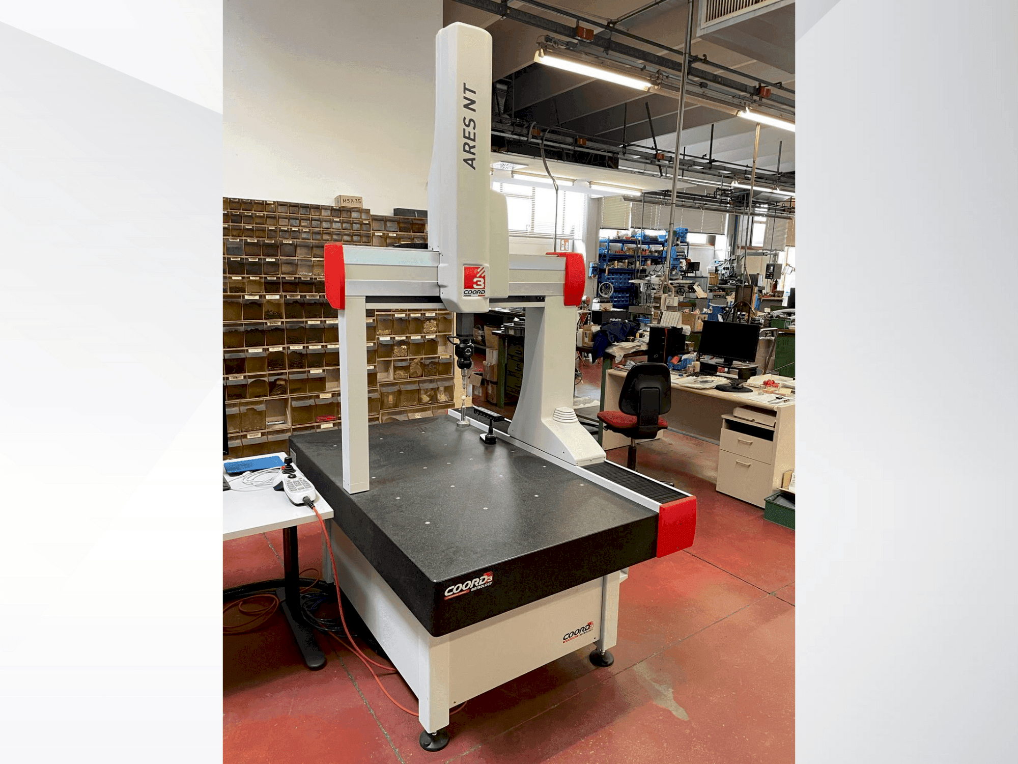 Vista frontale della macchina Coord3 ARES NT 1075 MOT