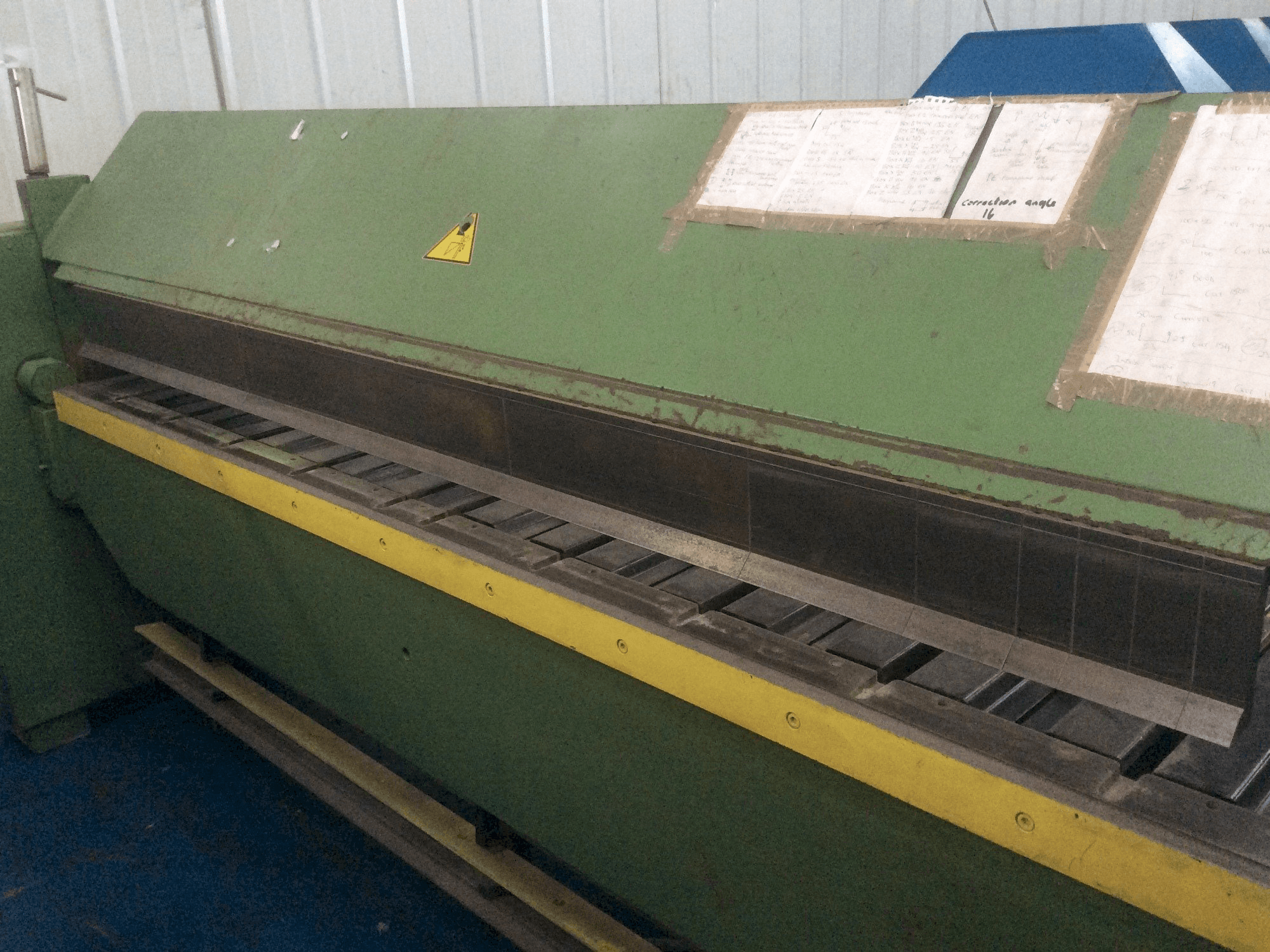 Vista lato destro della macchina Schechtl MAB 250/CNC