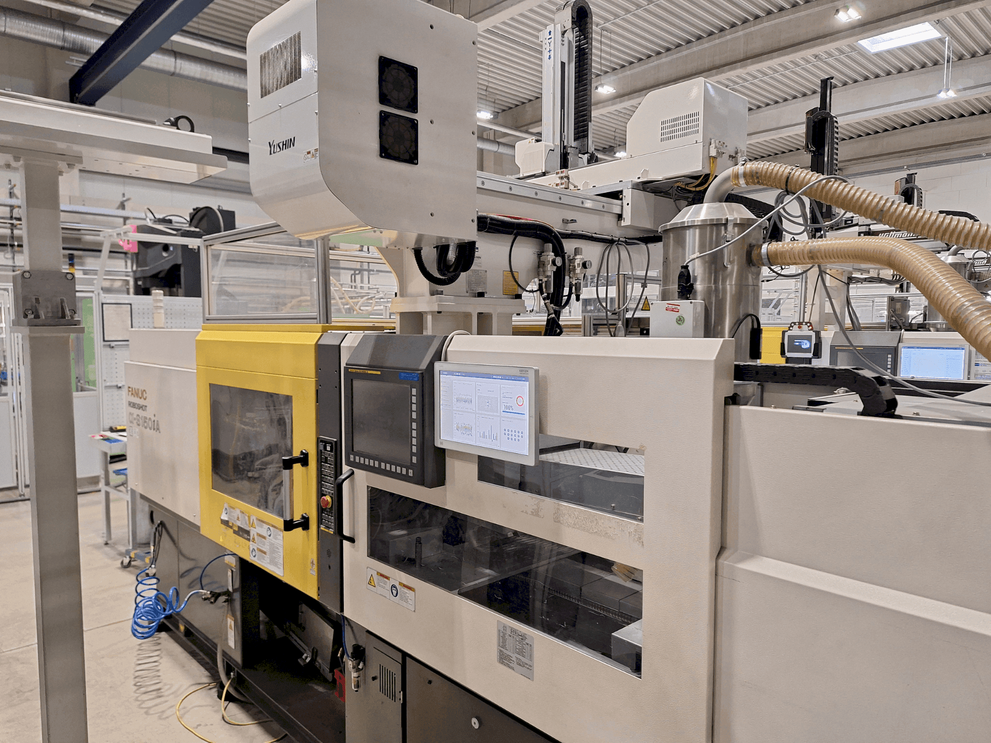 Vista frontale della macchina FANUC Roboshot S150iA