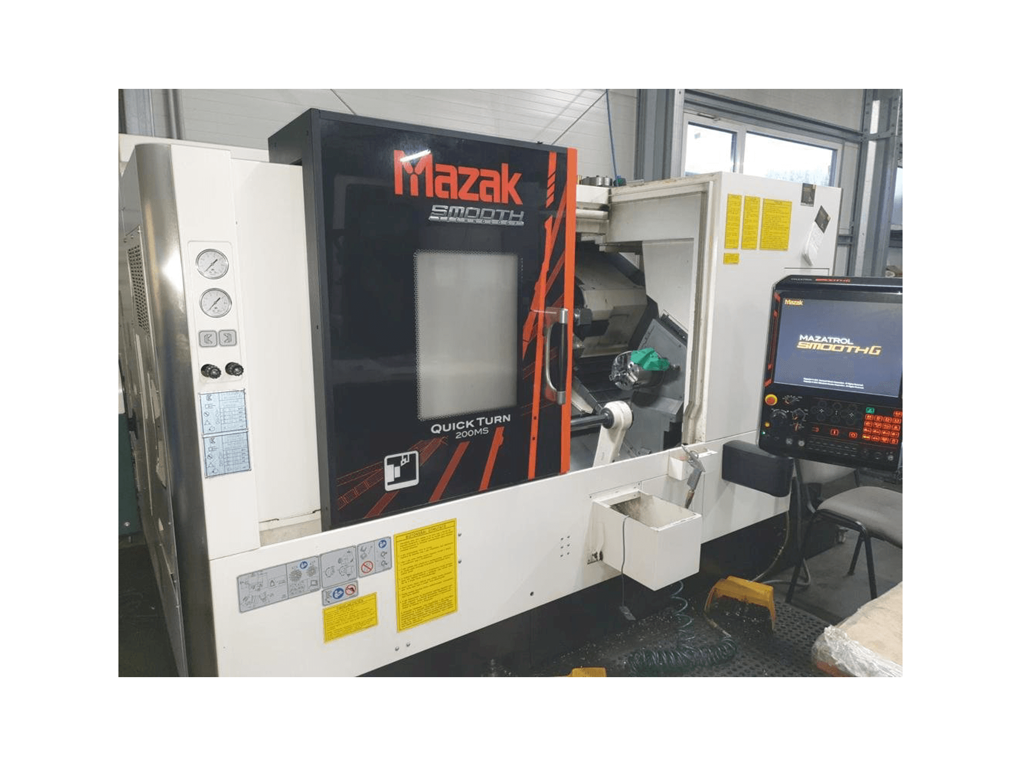 Vista frontale della macchina Mazak Quick Turn 200MS