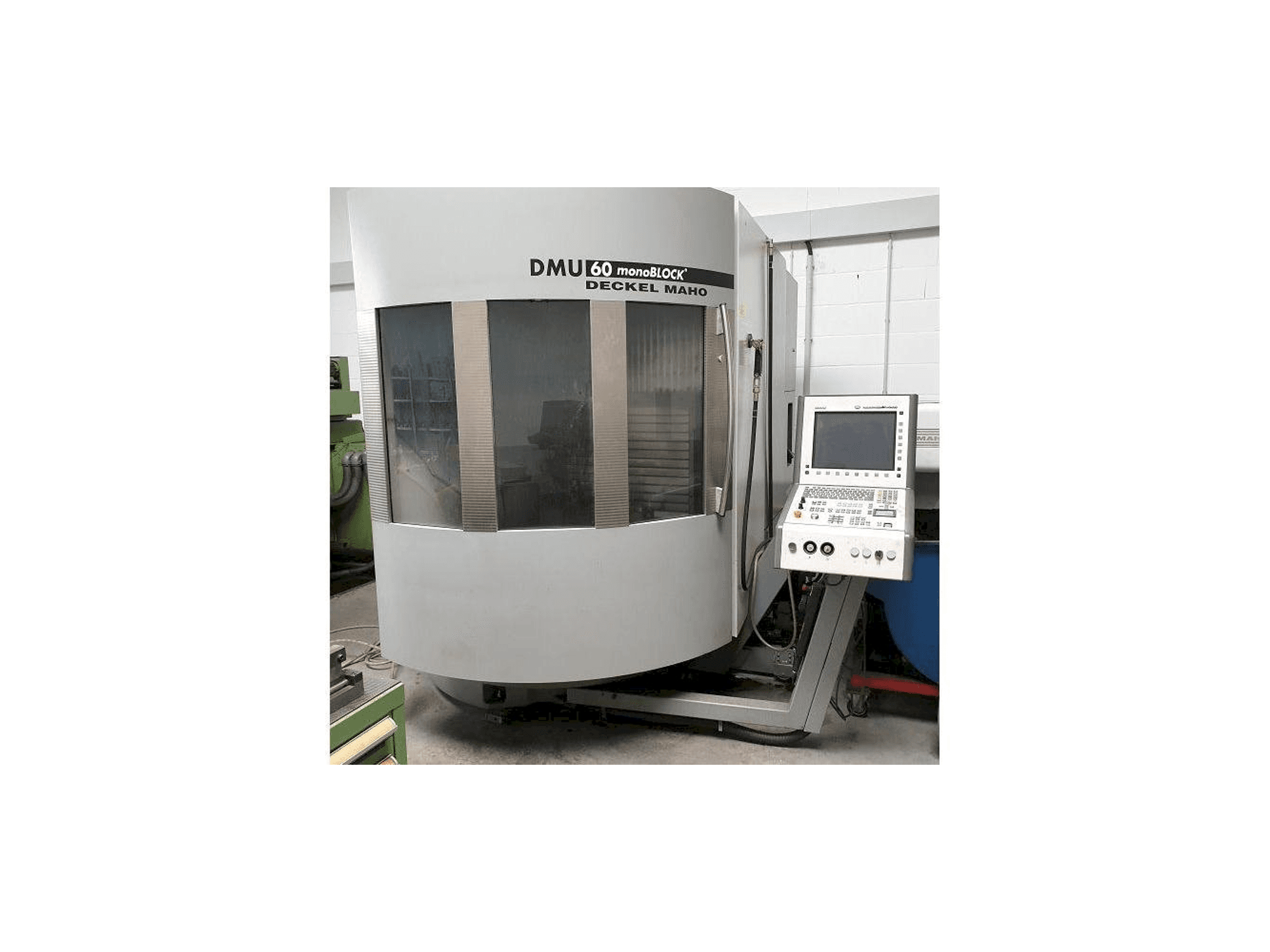 Vista frontale della macchina DECKEL MAHO DMU 60 MonoBlock