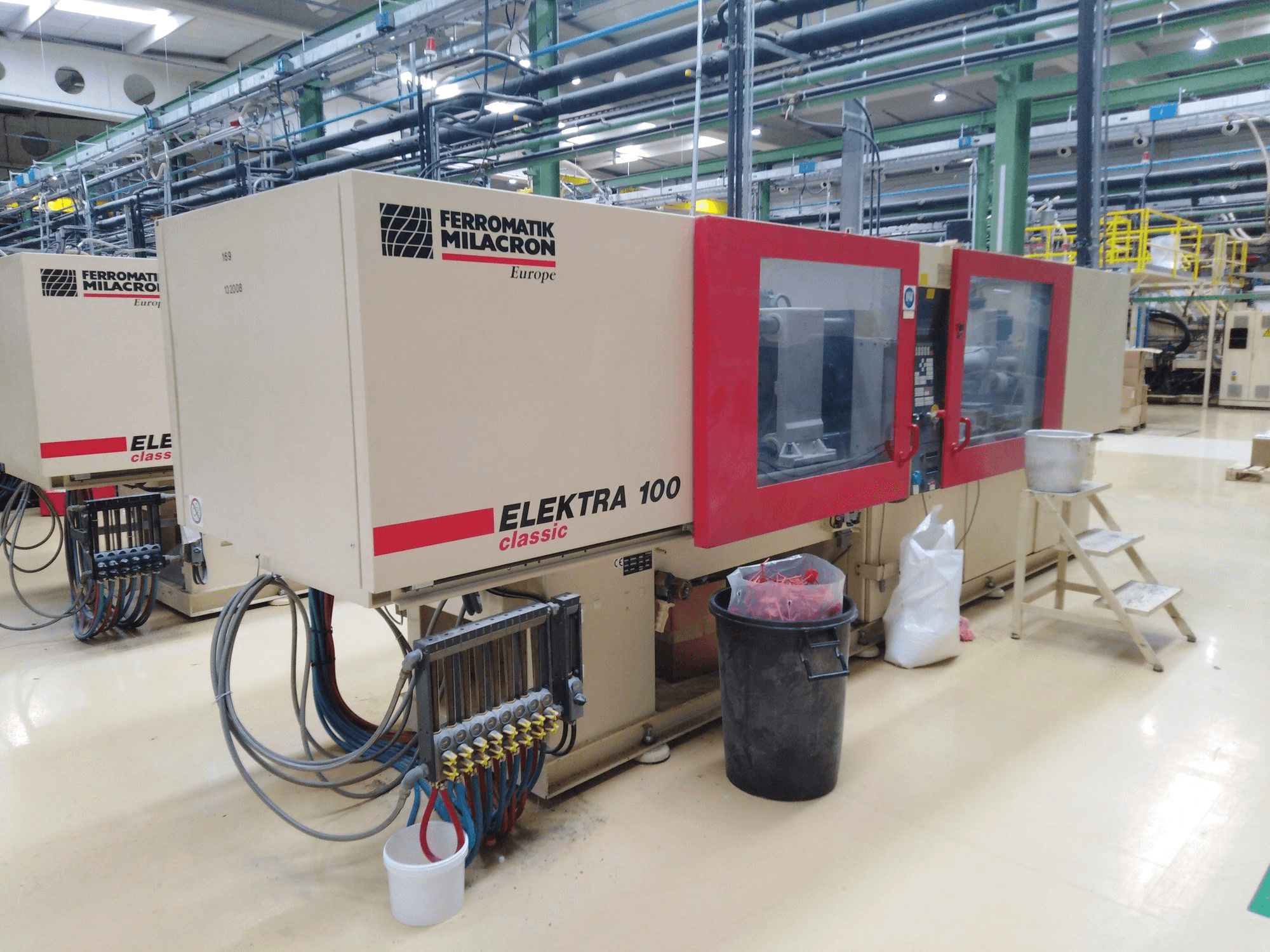 Vista frontale della macchina Ferromatik Electra 100