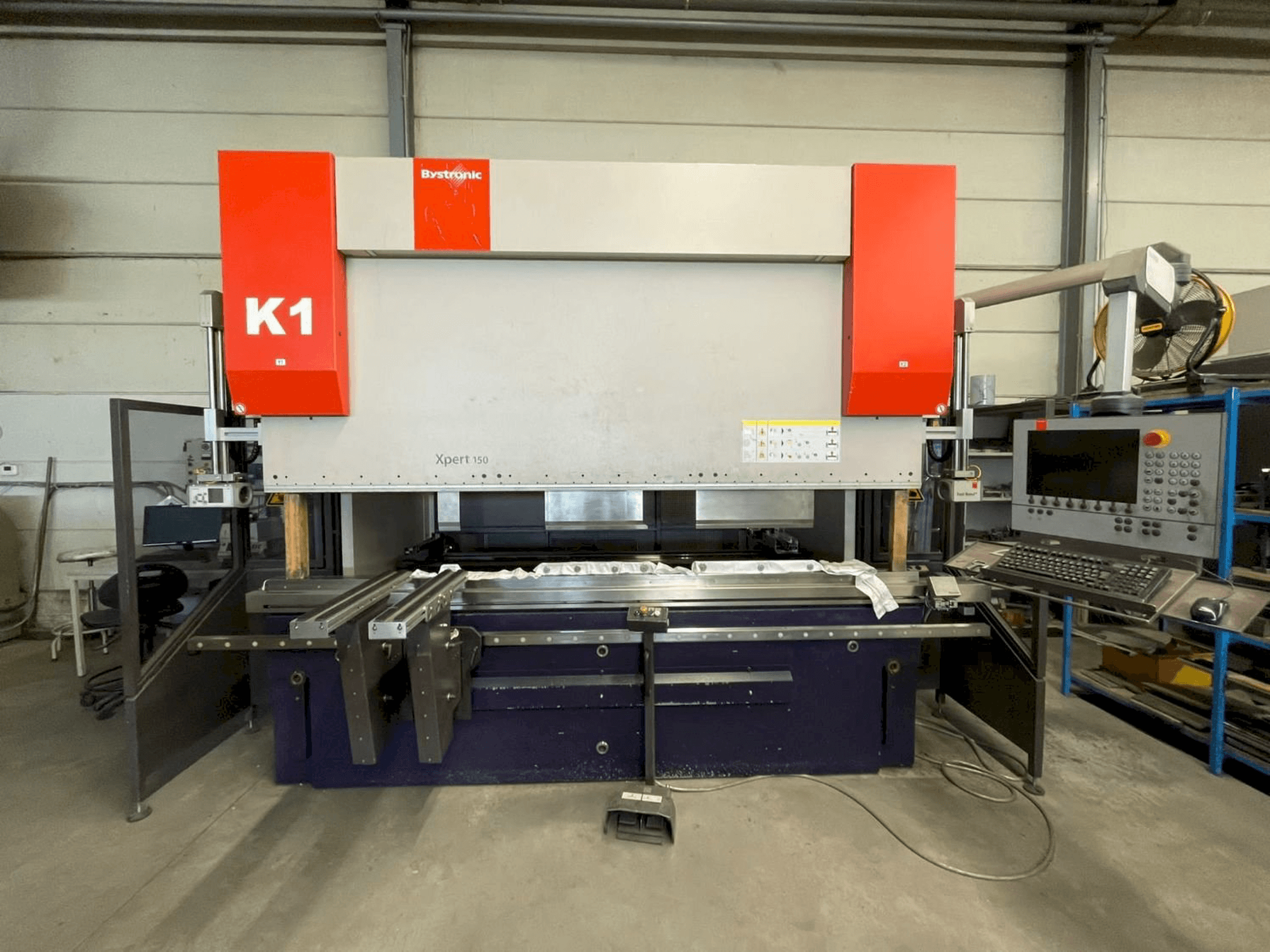 Vista frontale della macchina Bystronic Xpert 150 x 3100