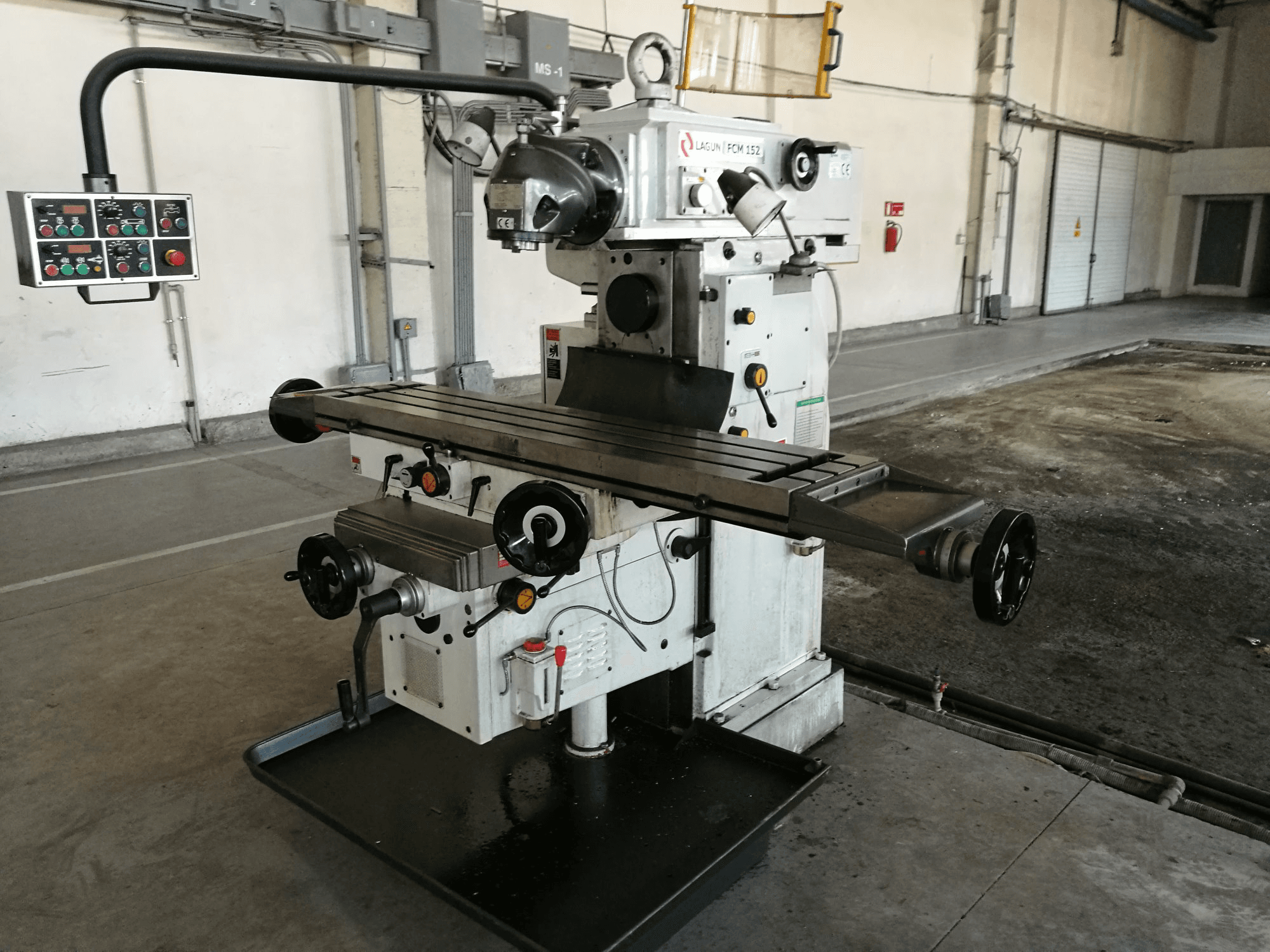 Vista lato destro della macchina Lagun FCM 152