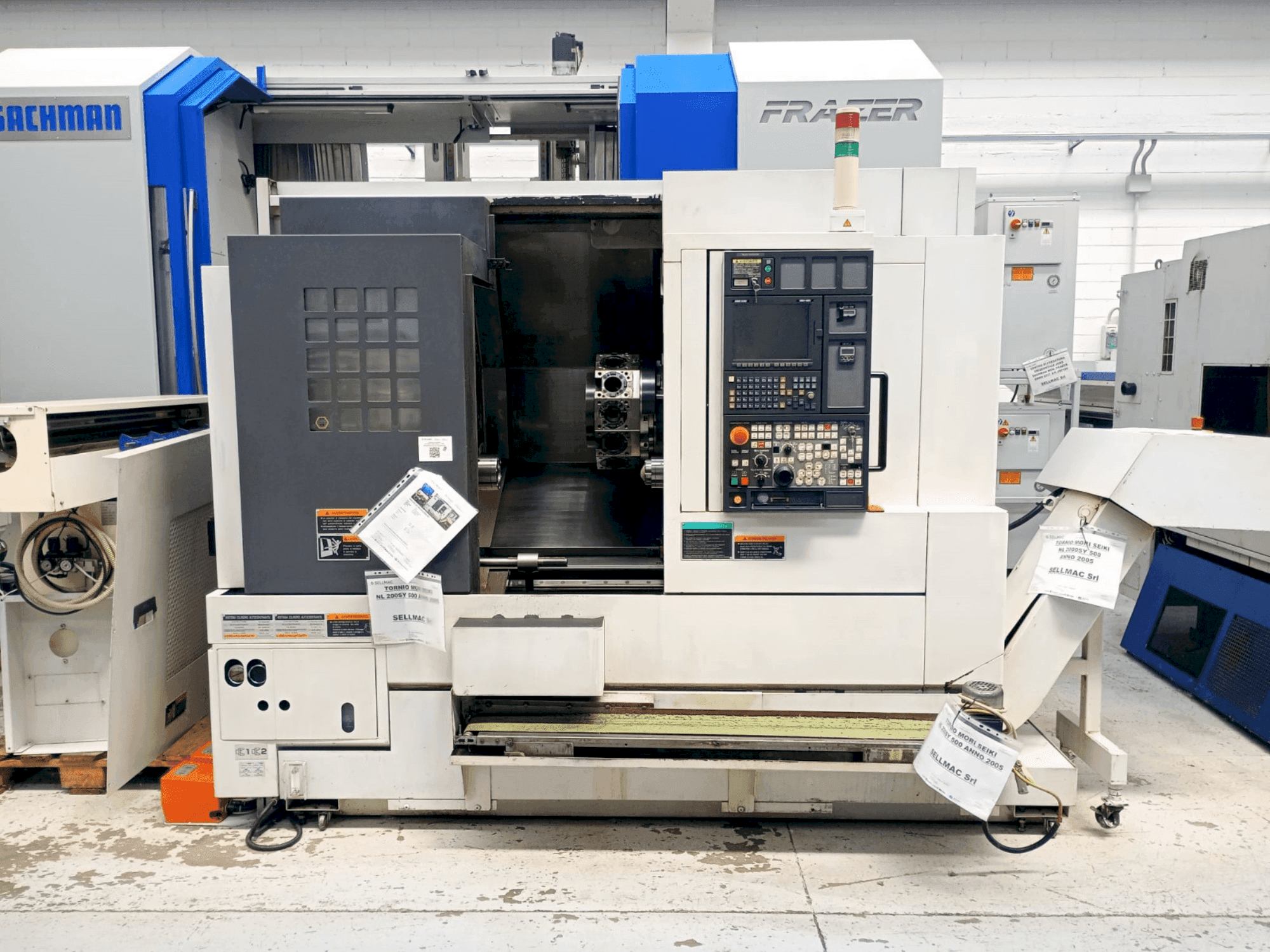 Vista frontale della macchina MORI SEIKI NL2000SY/500