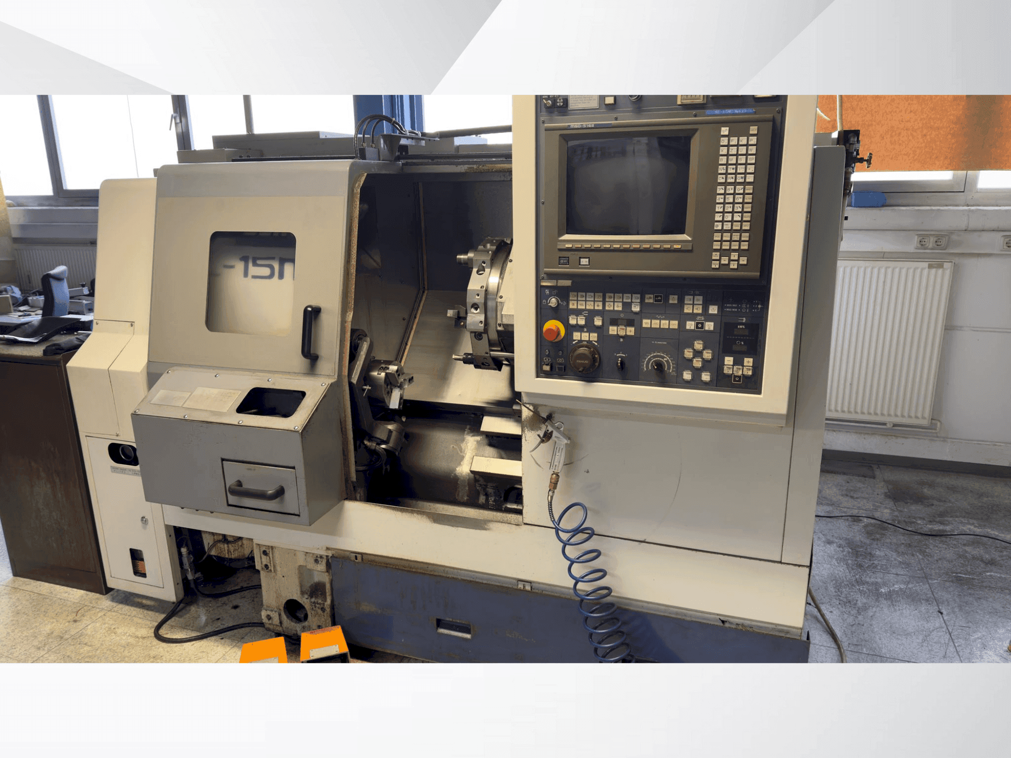 Vista frontale della macchina MORI SEIKI SL-15MC