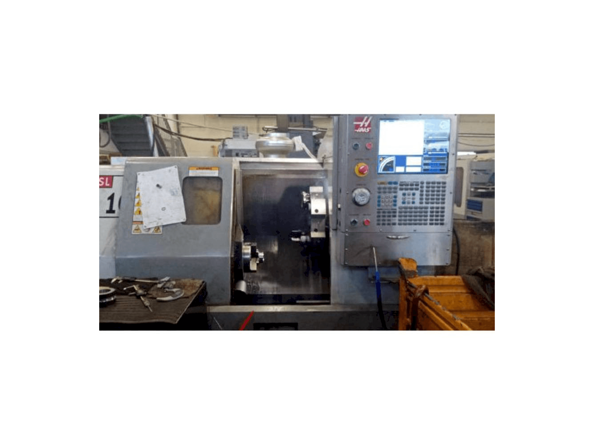Vista frontale della macchina HAAS SL-10