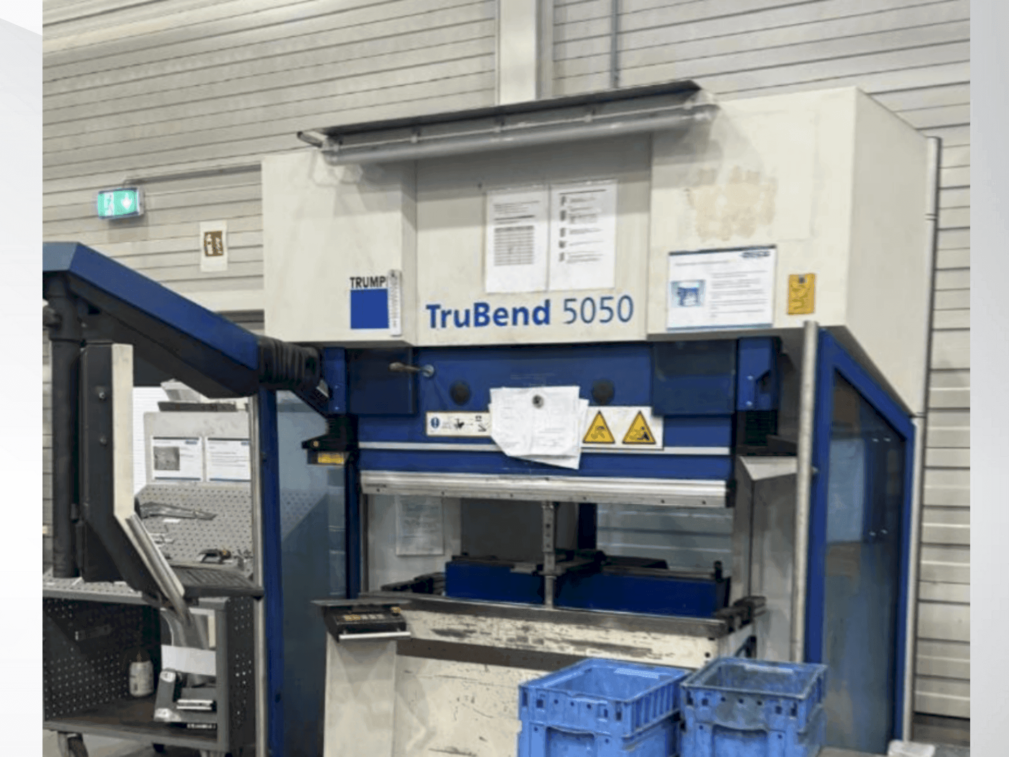 Vista frontale della macchina TRUMPF TruBend V5050