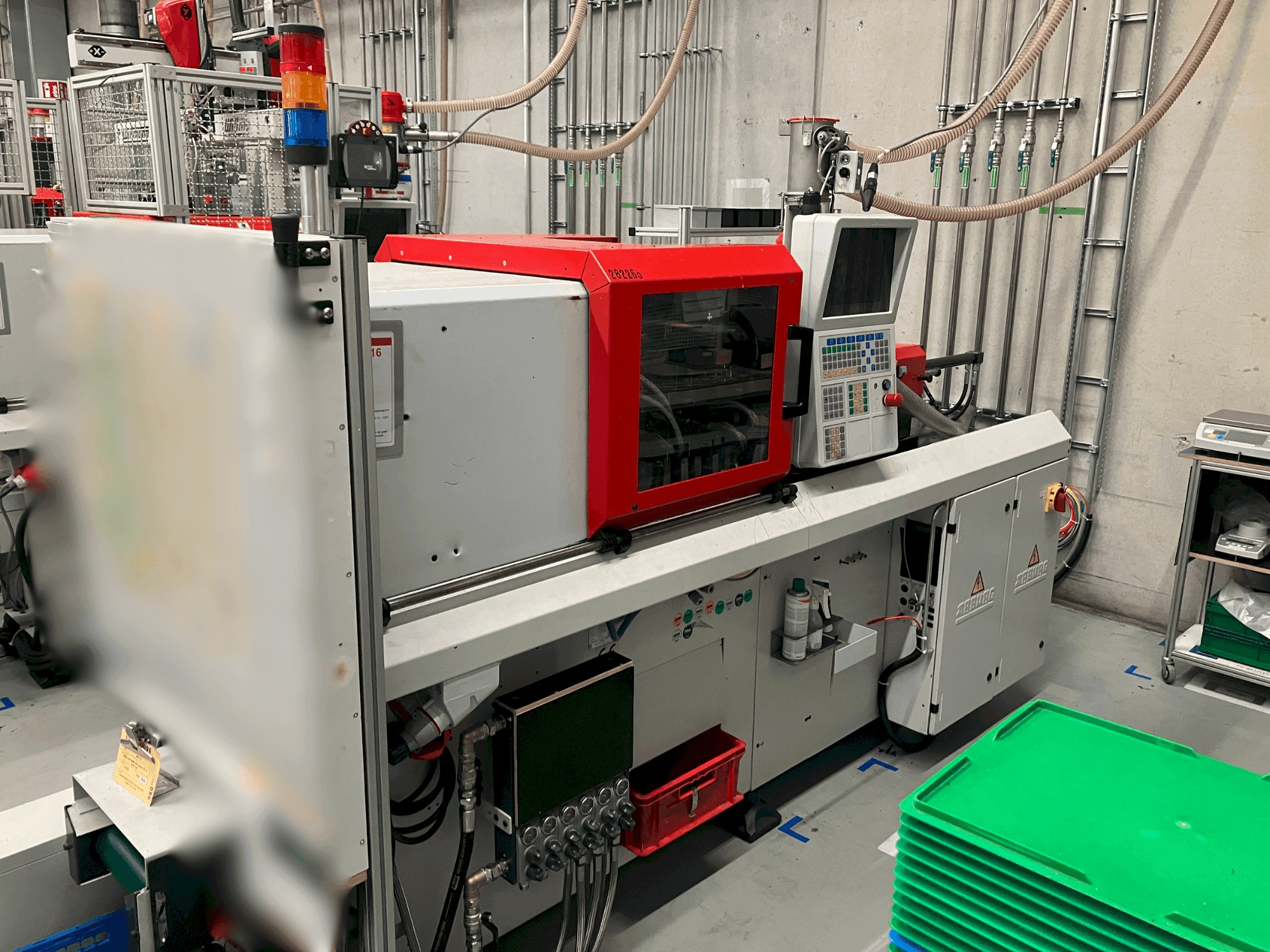 Vista frontale della macchina Arburg Allrounder 270 S 250-60