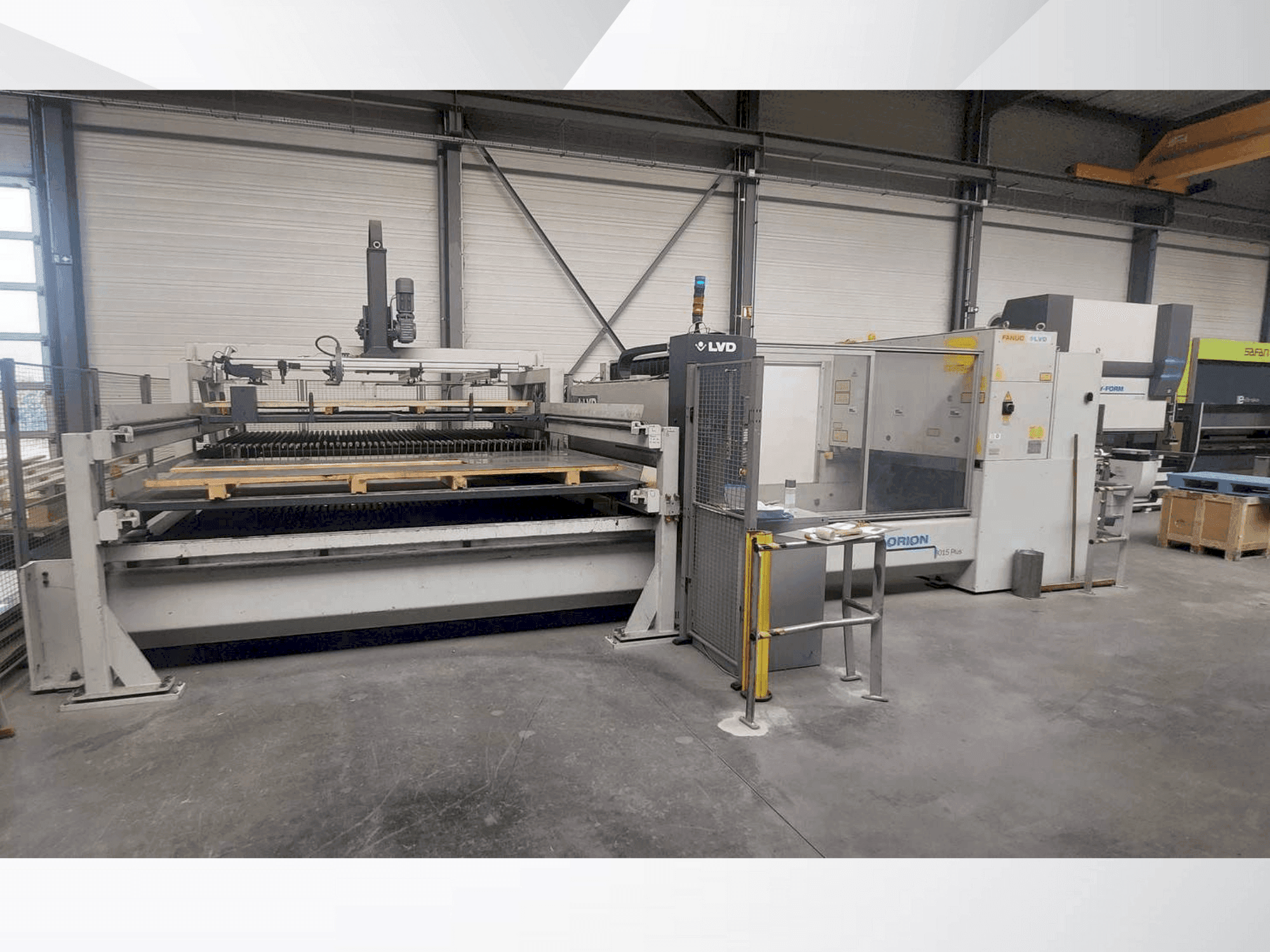 Vista frontale della macchina LVD Orion 4KW