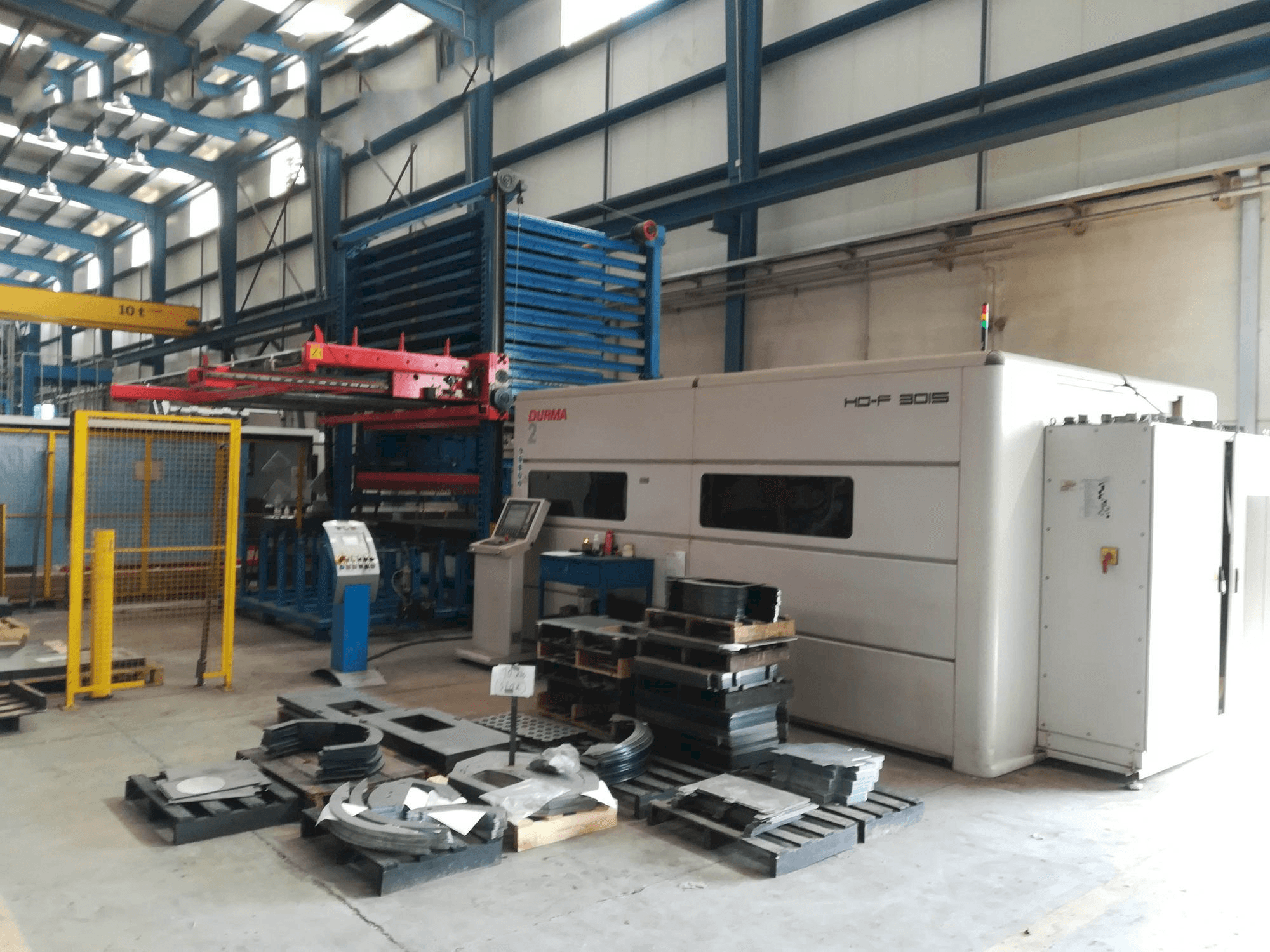 Vista frontale della macchina Durma HD-F 3015