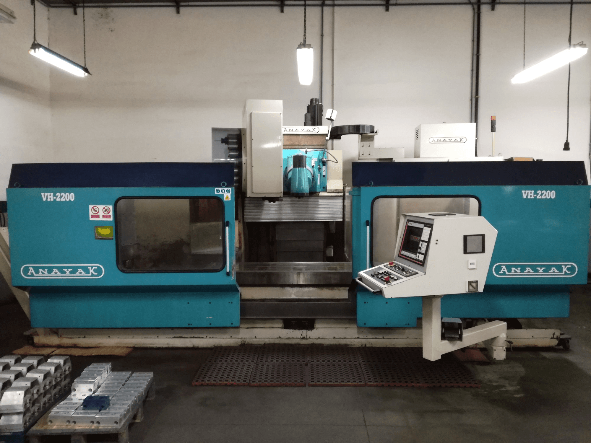 Vista frontale della macchina ANAYAK VH-2200