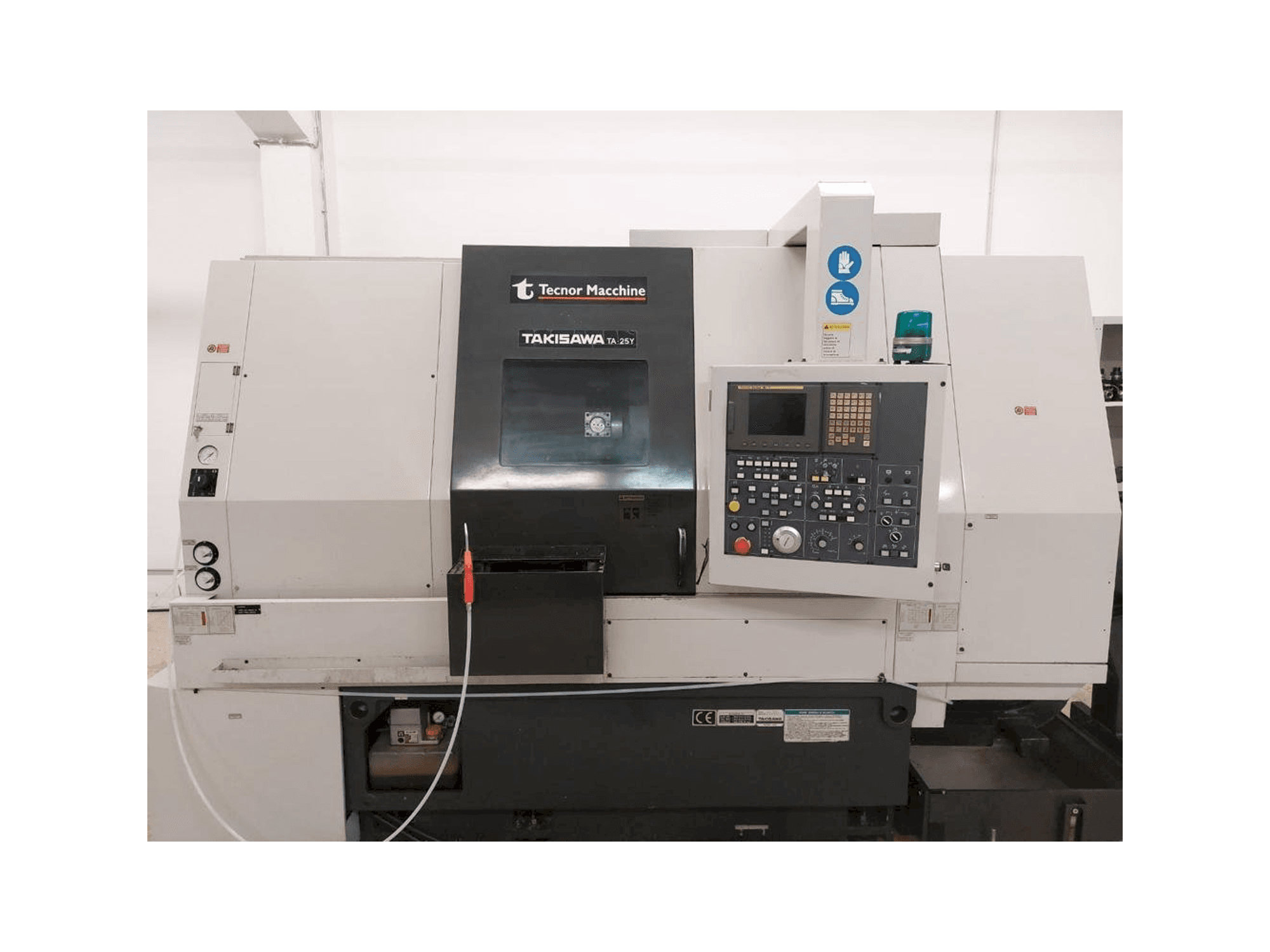 Vista frontale della macchina Takisawa TA 25Y