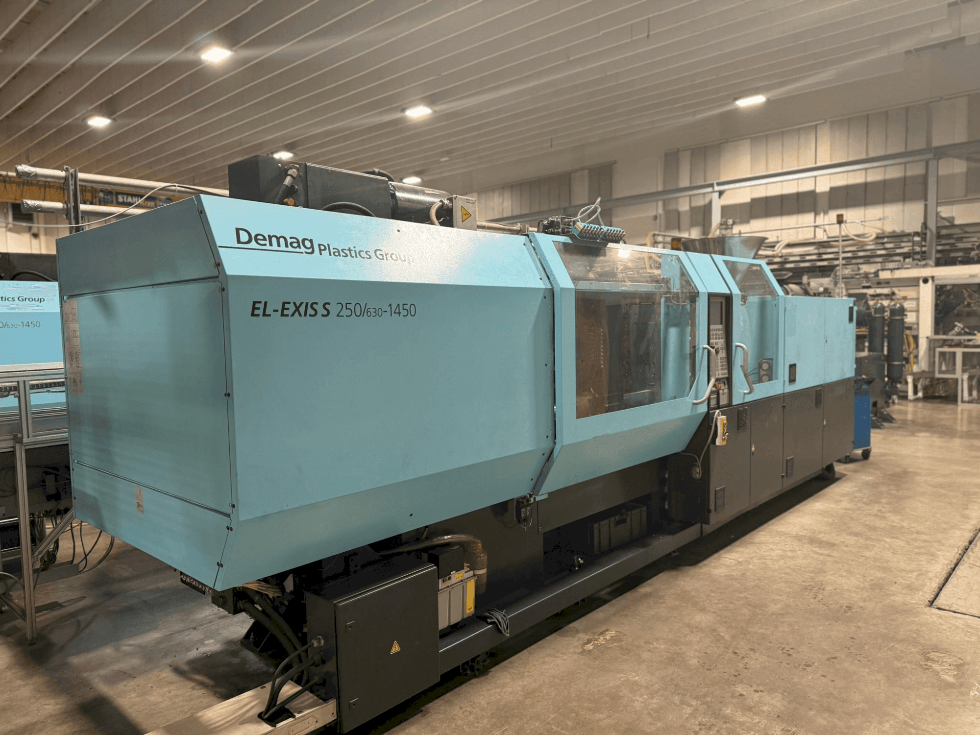 Vista frontale della macchina SUMITOMO SHI DEMAG El-Exis S 250/630-1450