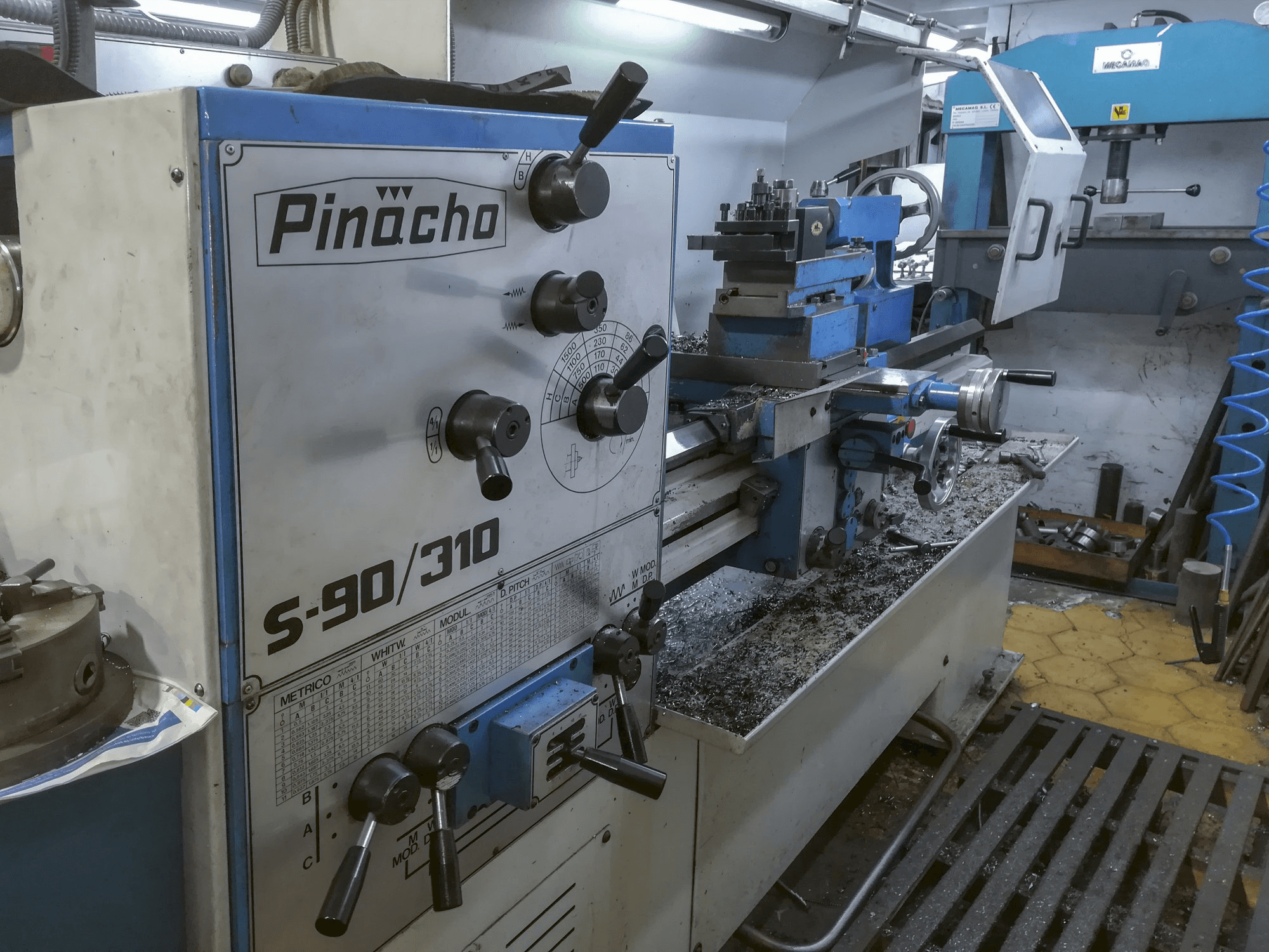 Vista lato sinistro 1 della macchina Pinacho S-90/310