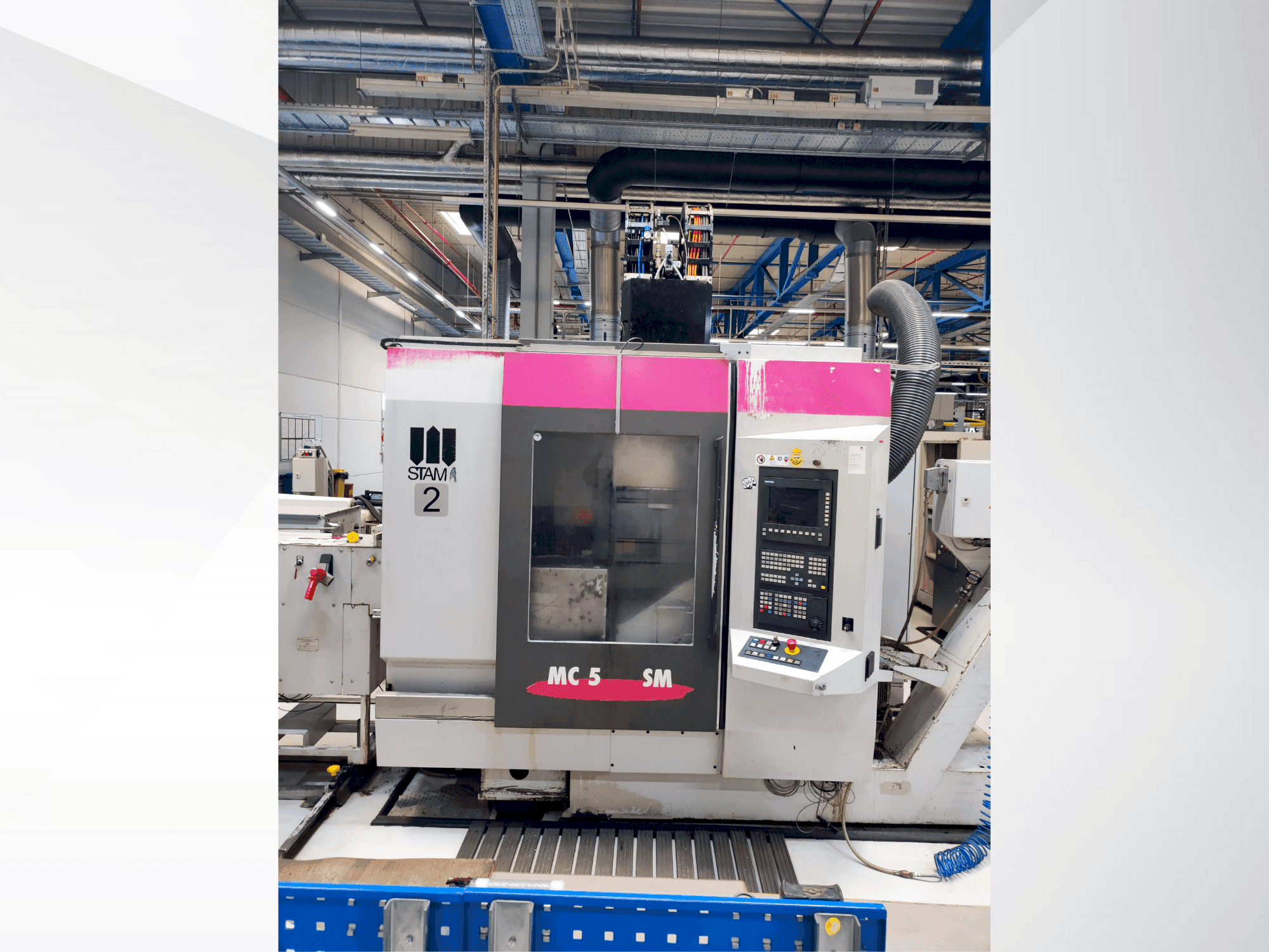 Vista frontale della macchina STAMA MC 531/SINGLE