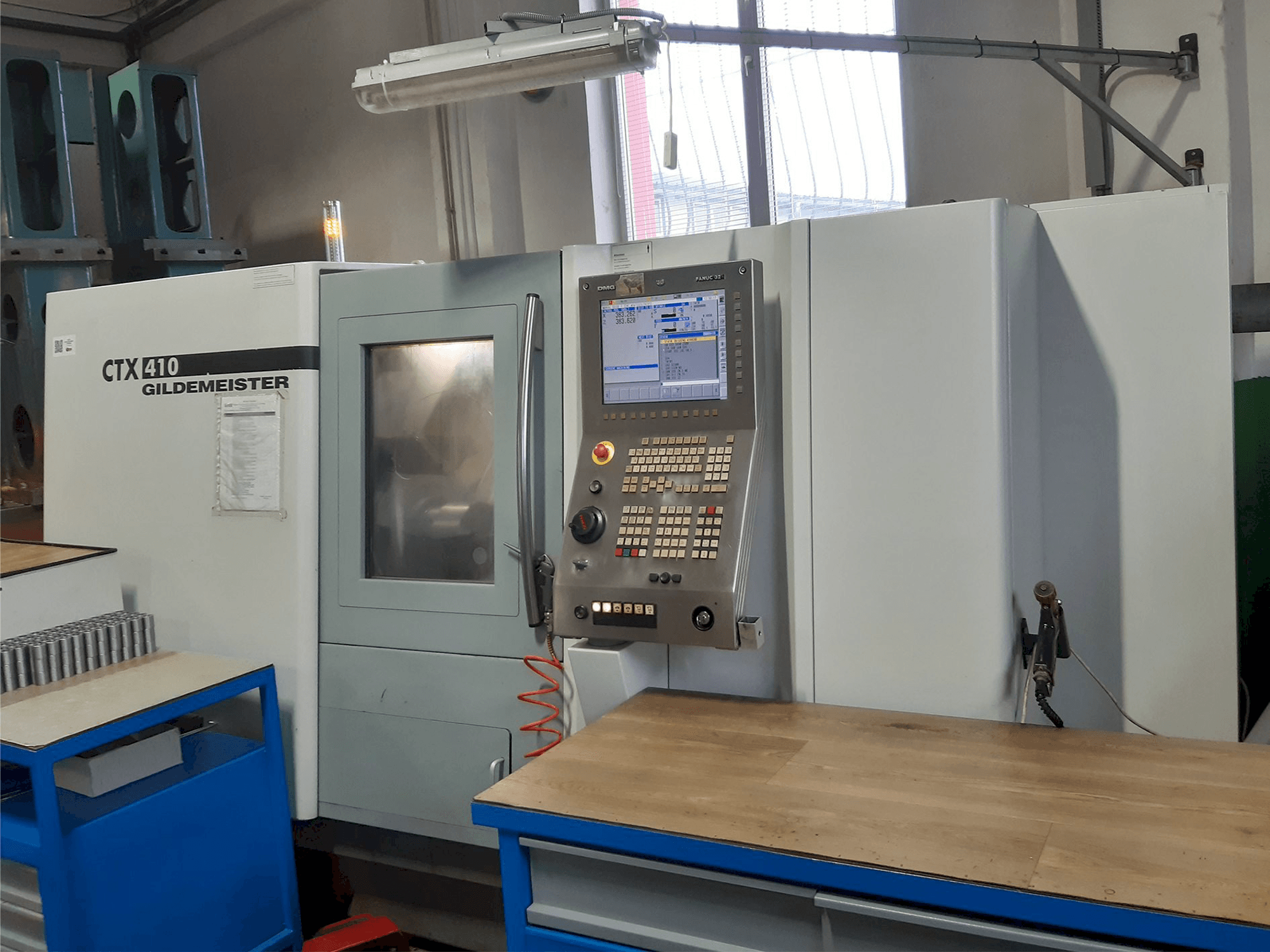 Vista frontale della macchina Gildemeister CTX 410
