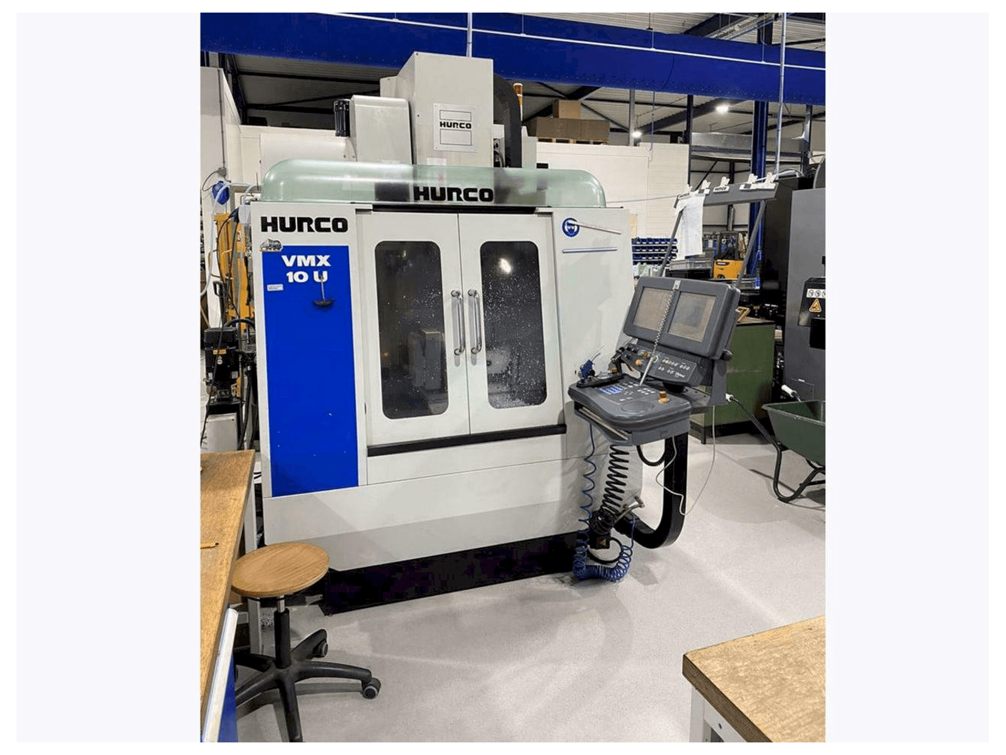 Vista frontale della macchina Hurco VMX 10 U 5