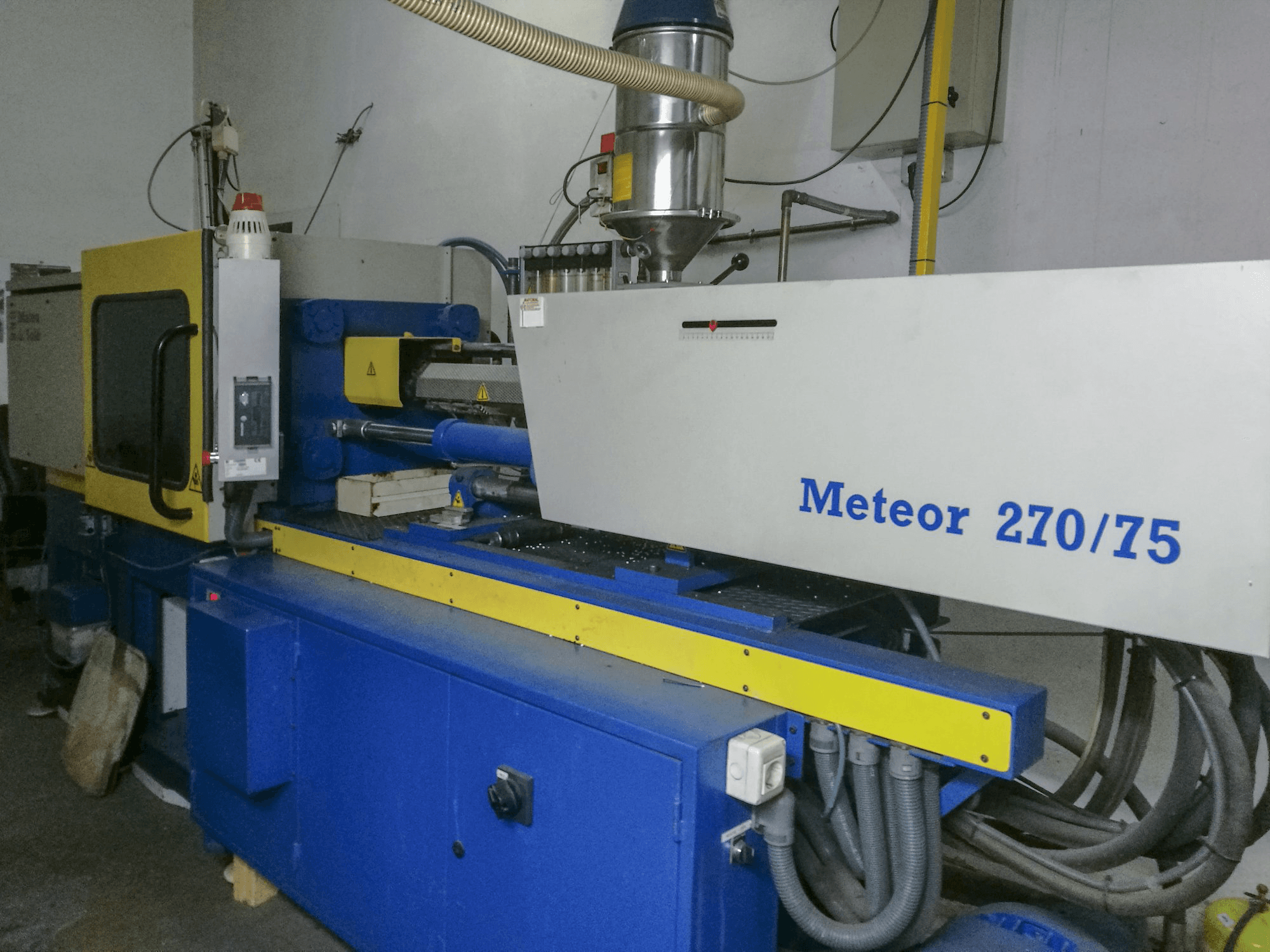 Vista lato destro 1 della macchina Mateu & Solé Meteor 270/75