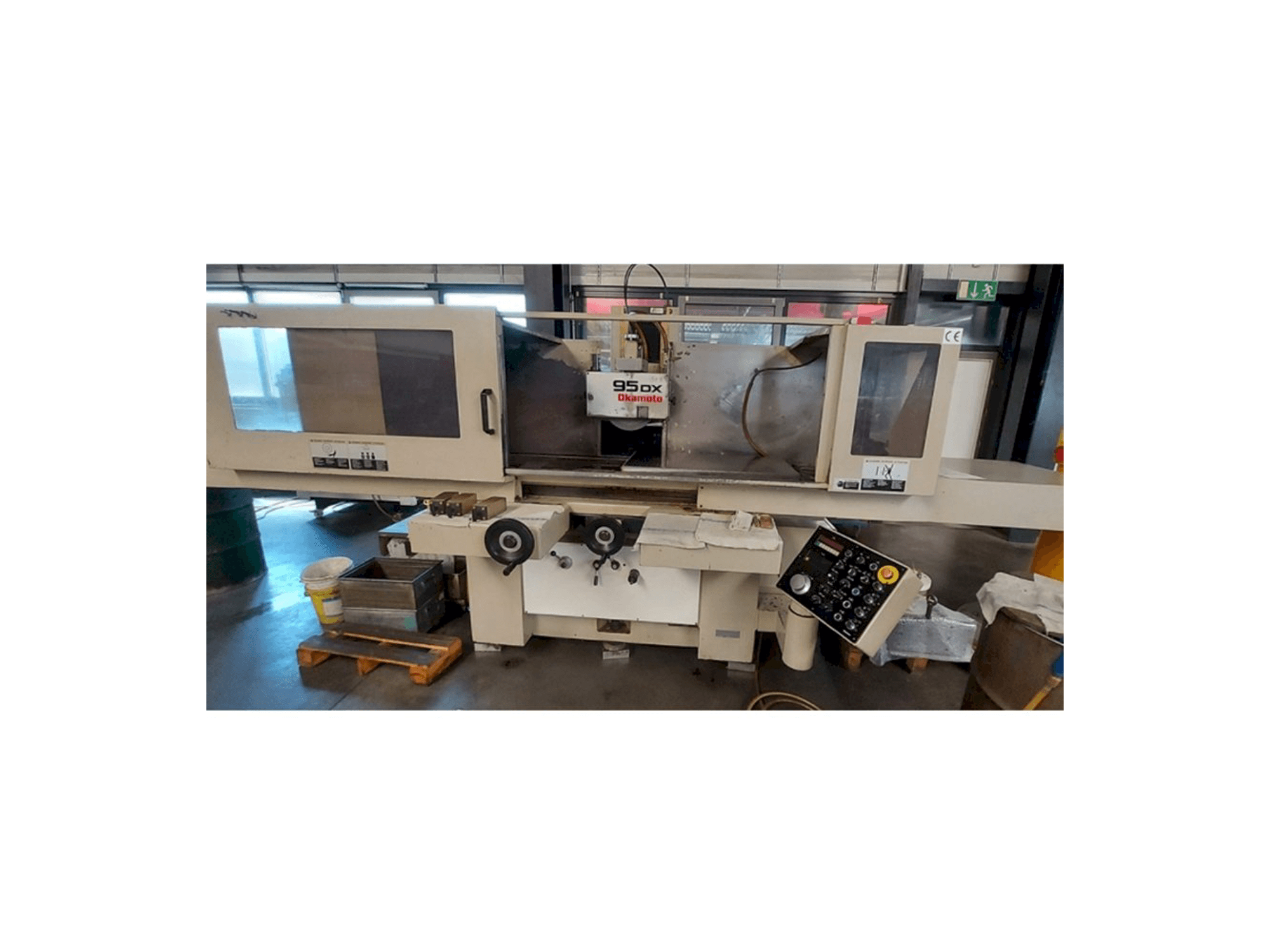 Vista frontale della macchina OKAMOTO 95DX