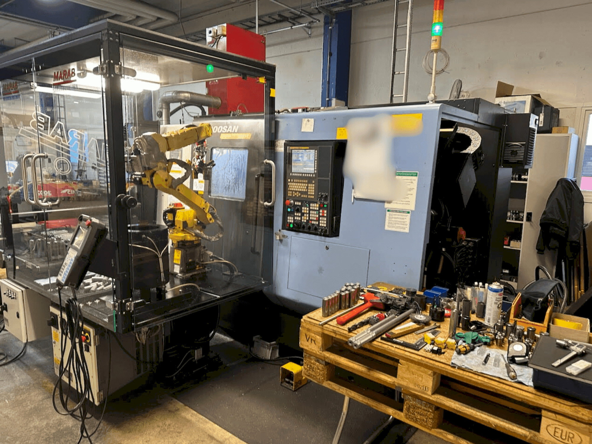 Vista frontale della macchina DOOSAN PUMA TT 1800 SY