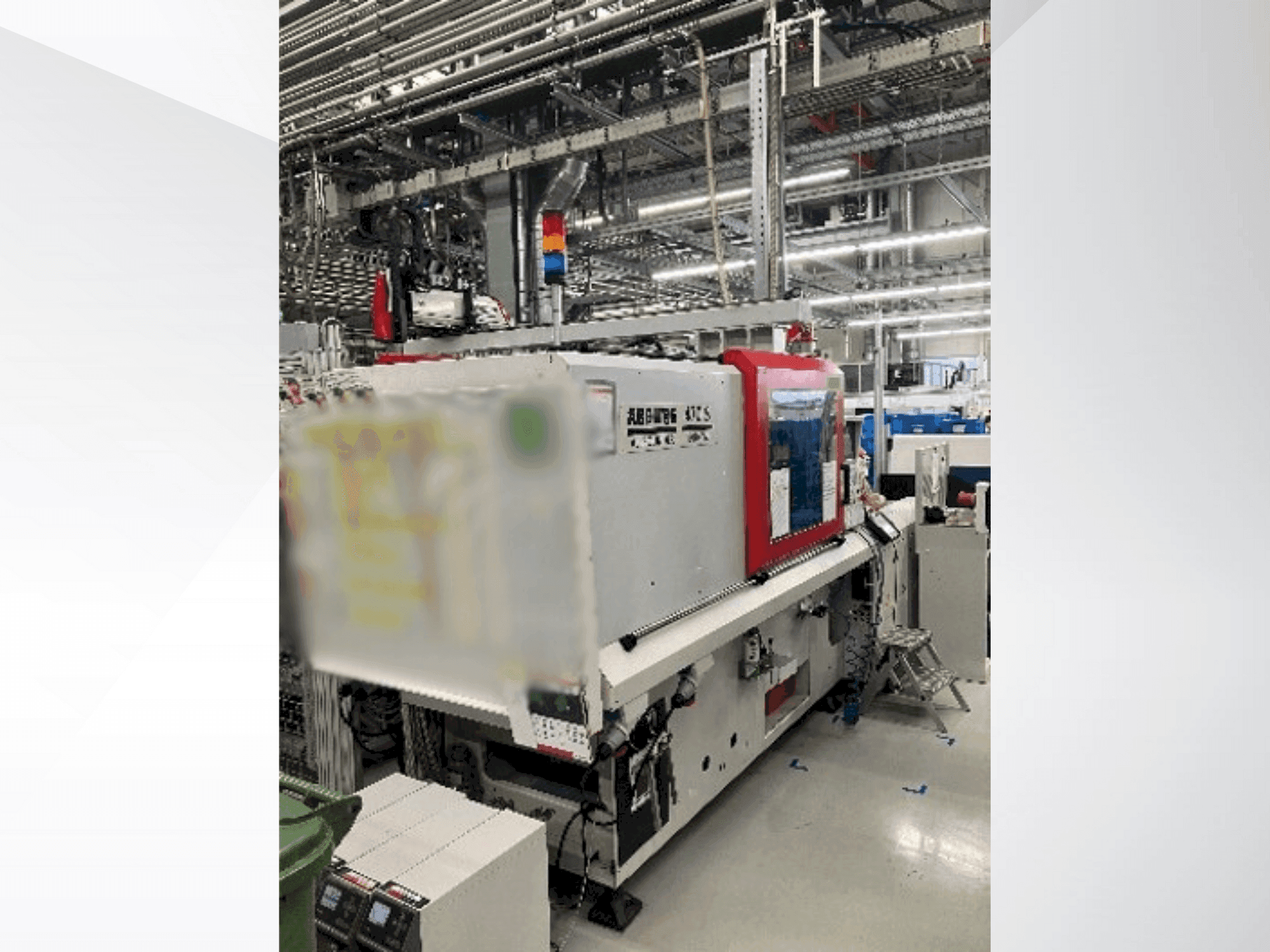 Vista frontale della macchina Arburg Allrounder 470 S 1300-350