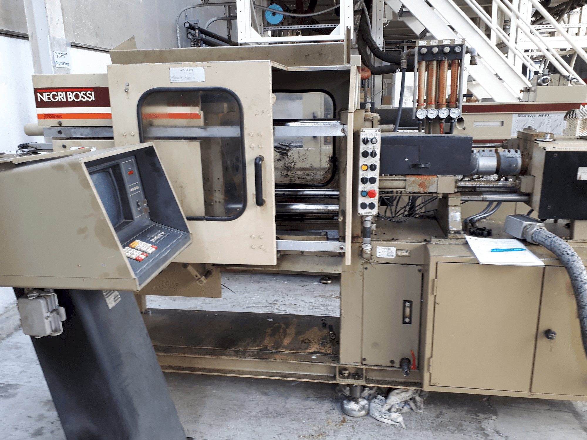 Vista frontale della macchina Negri Bossi NB 60