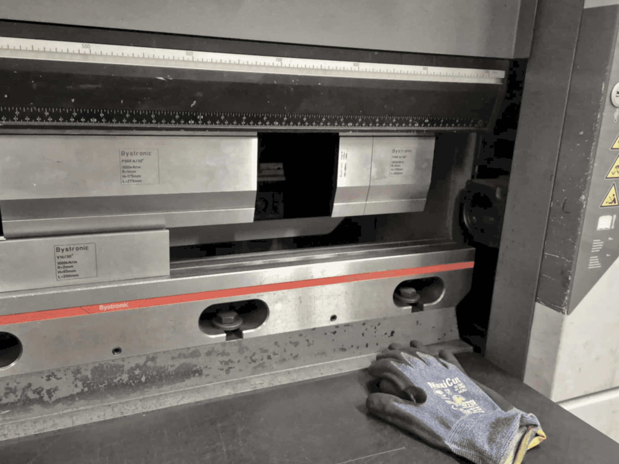 Vista frontale della macchina Bystronic Xpert 40/1030