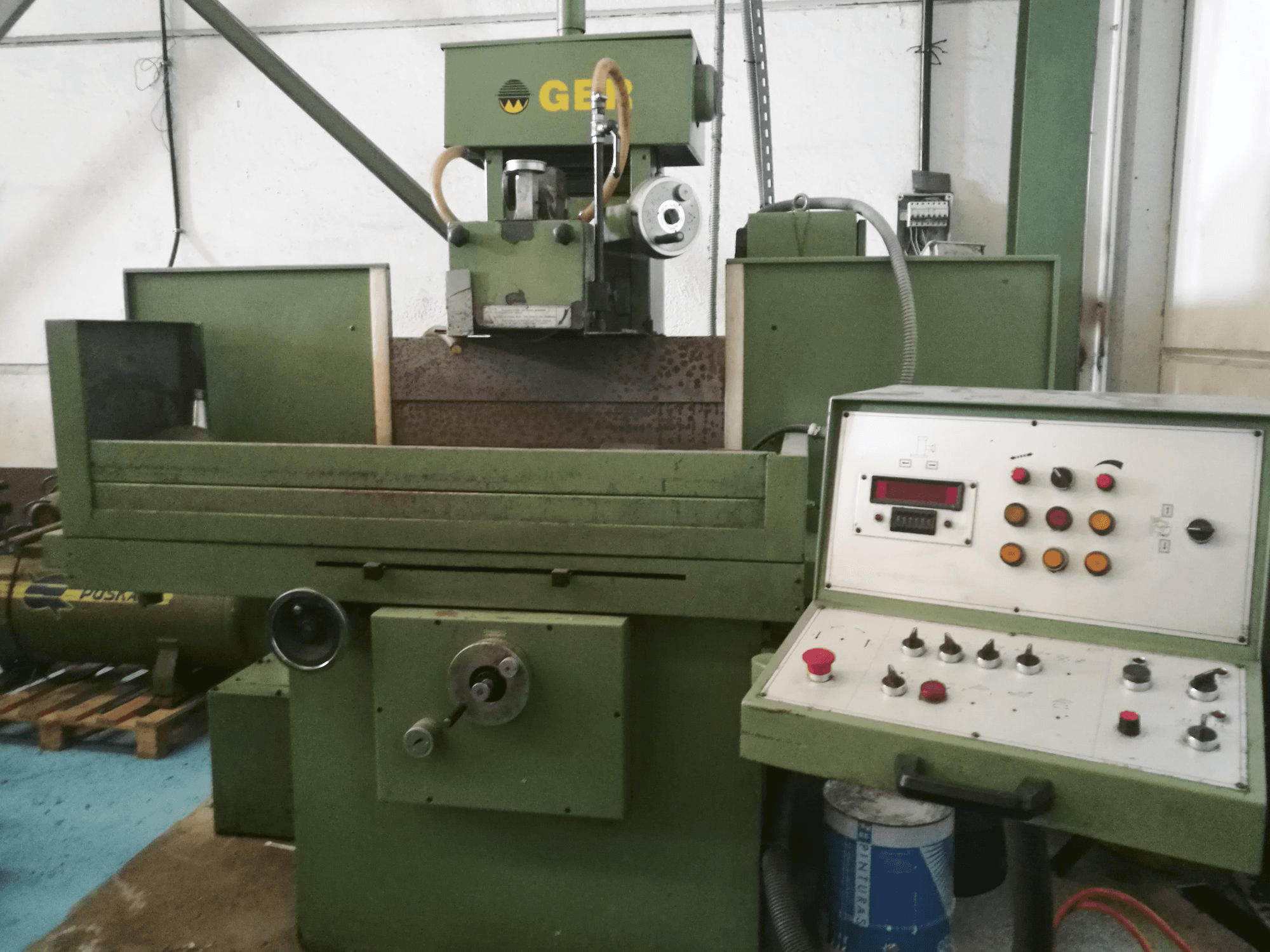 Vista frontale della macchina GER RS-50/25