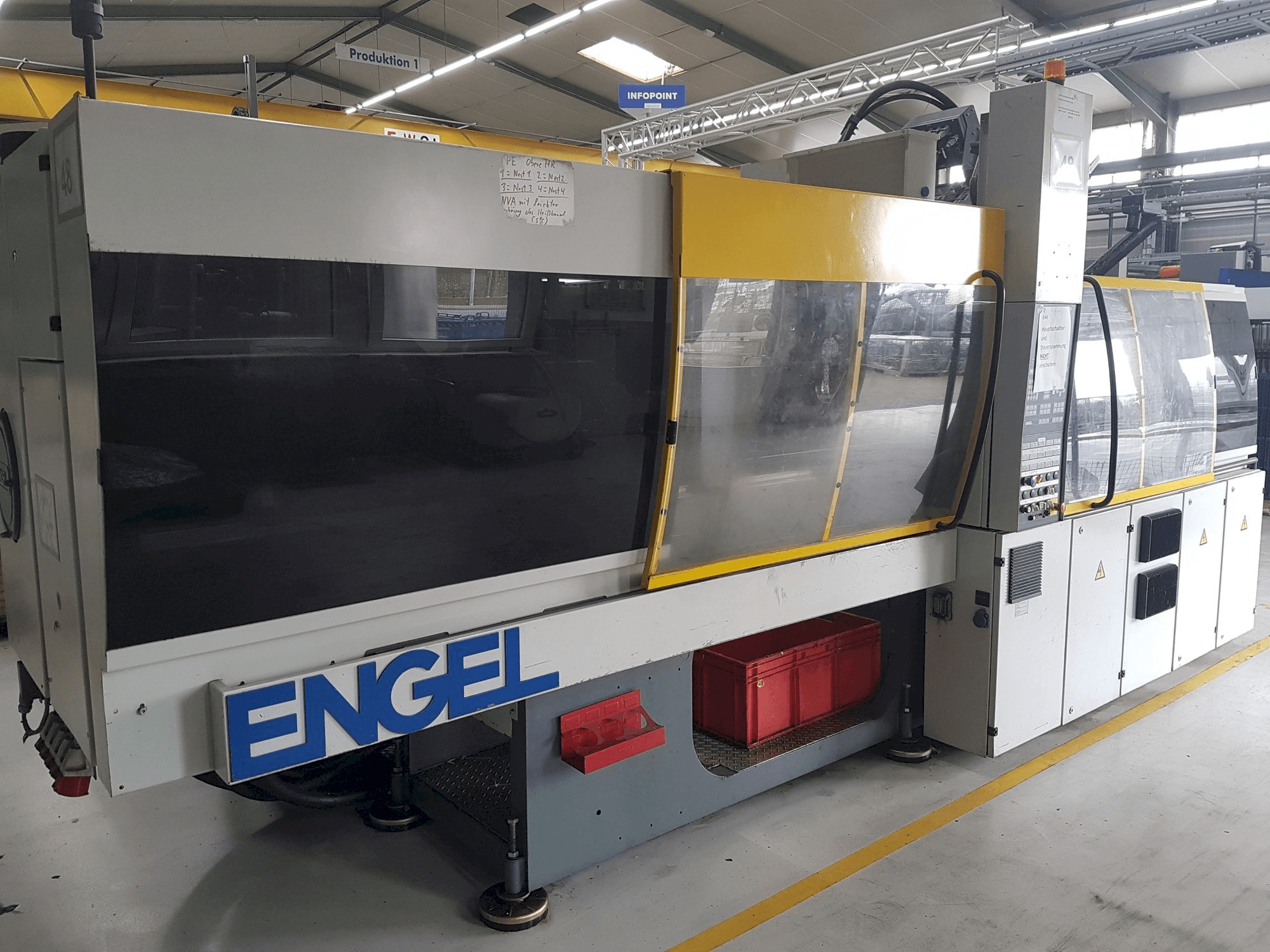 Vista frontale della macchina Engel VICTORY 650H/330W/150 COMBI