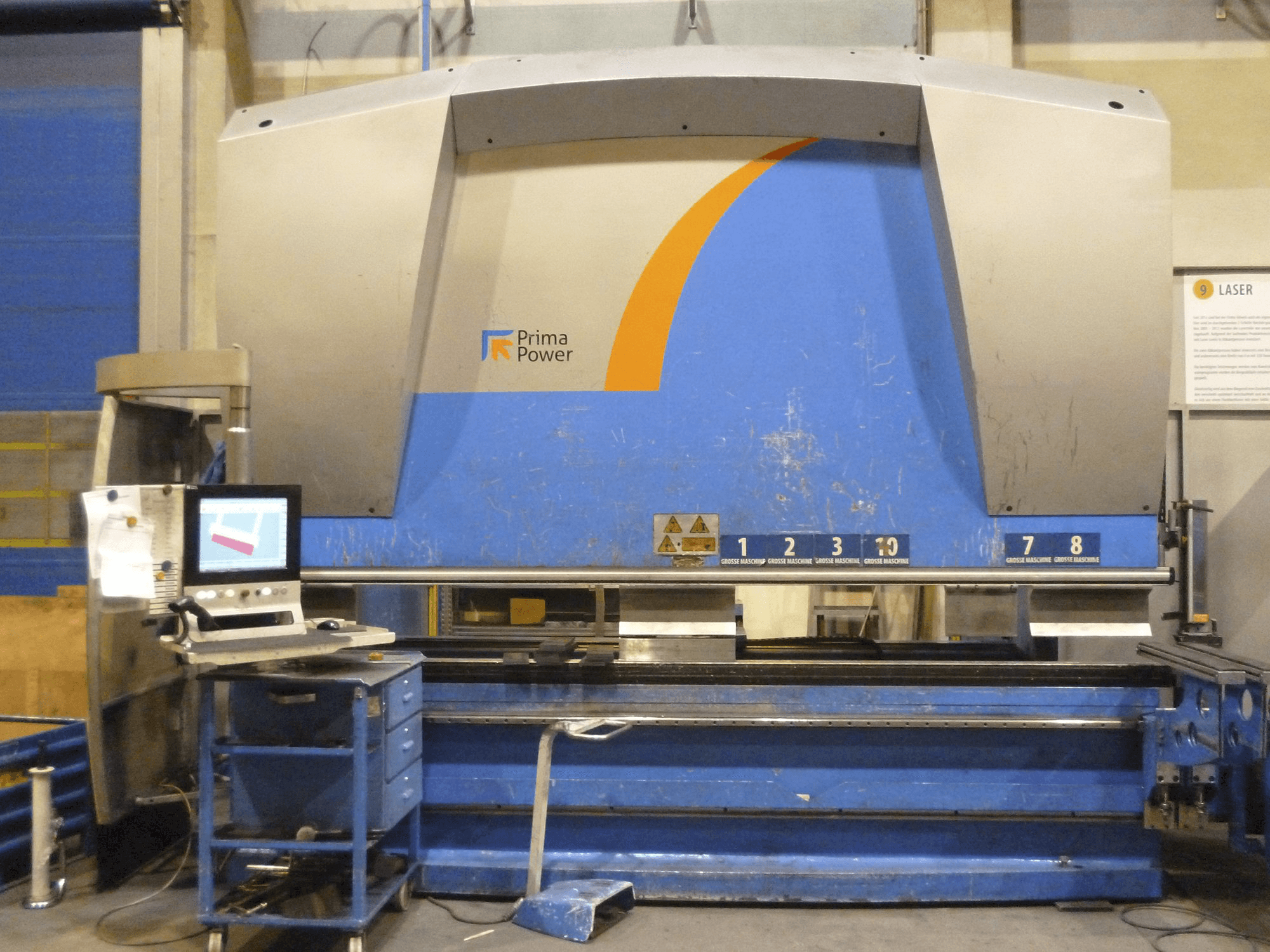 Vista frontale della macchina Prima Power PAO 32040 PLS