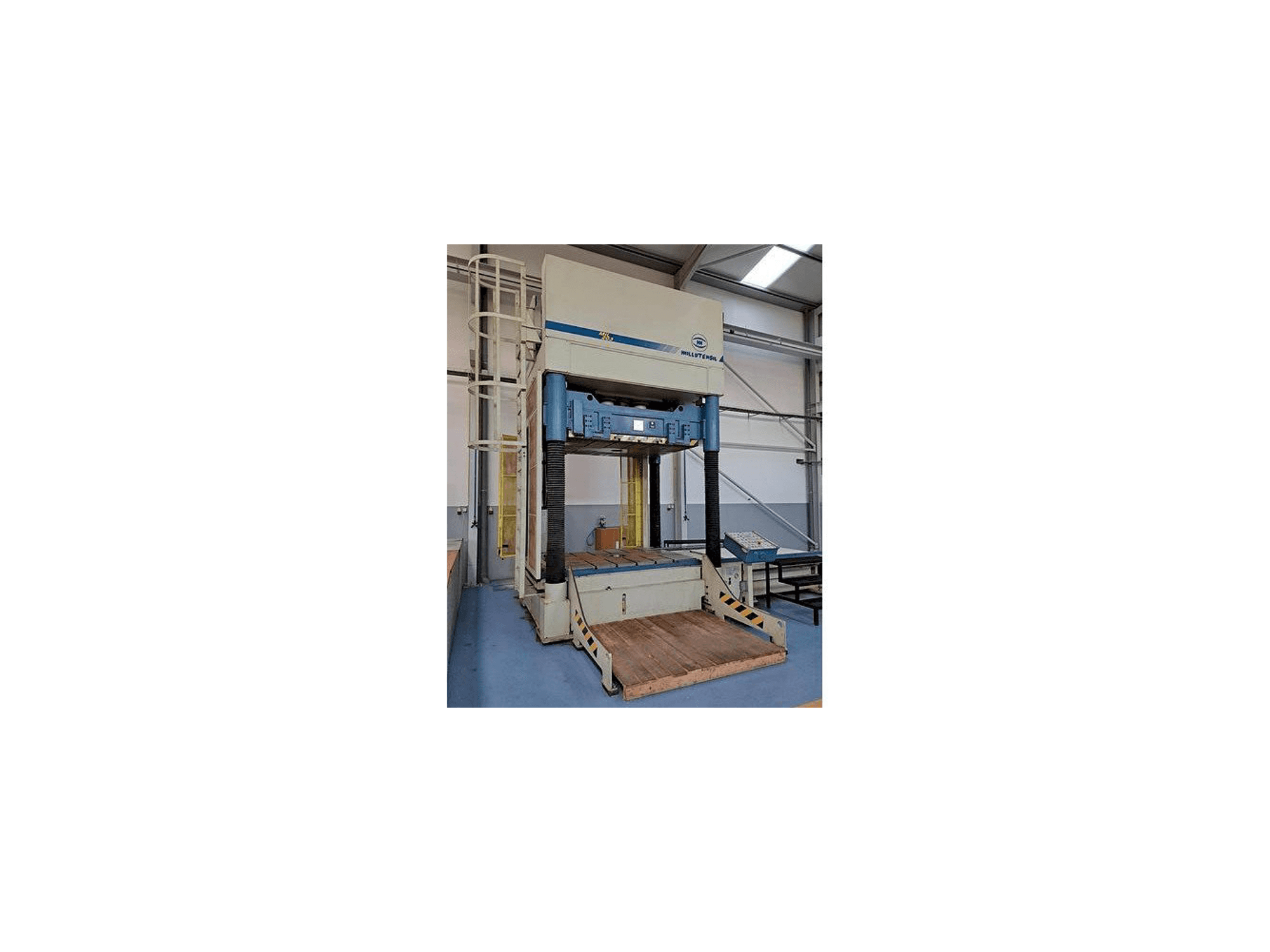 Vista laterale sinistra della macchina MILLUTENSIL Mil 203