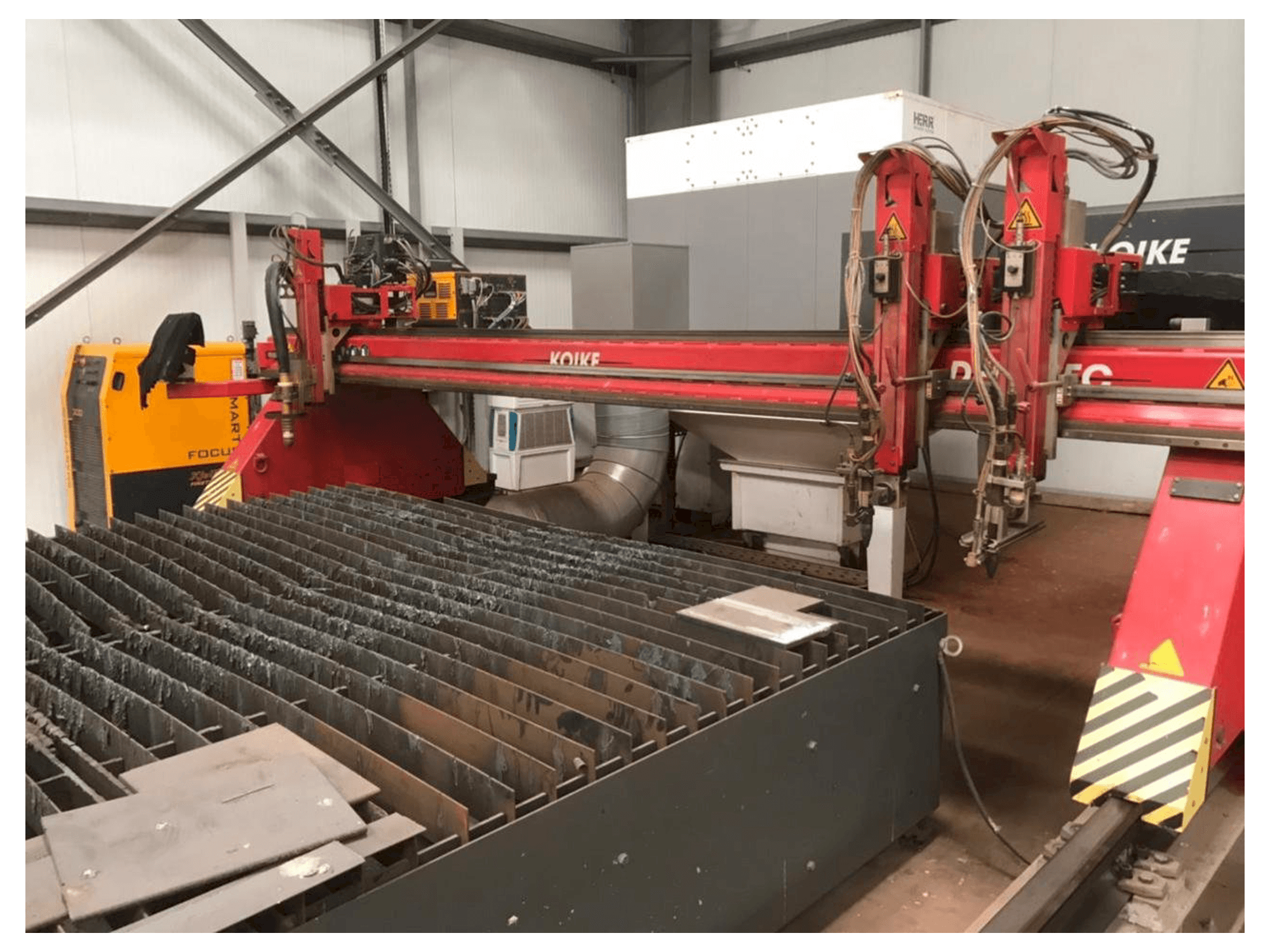 Vista frontale della macchina KOIKE Deltatec 4500