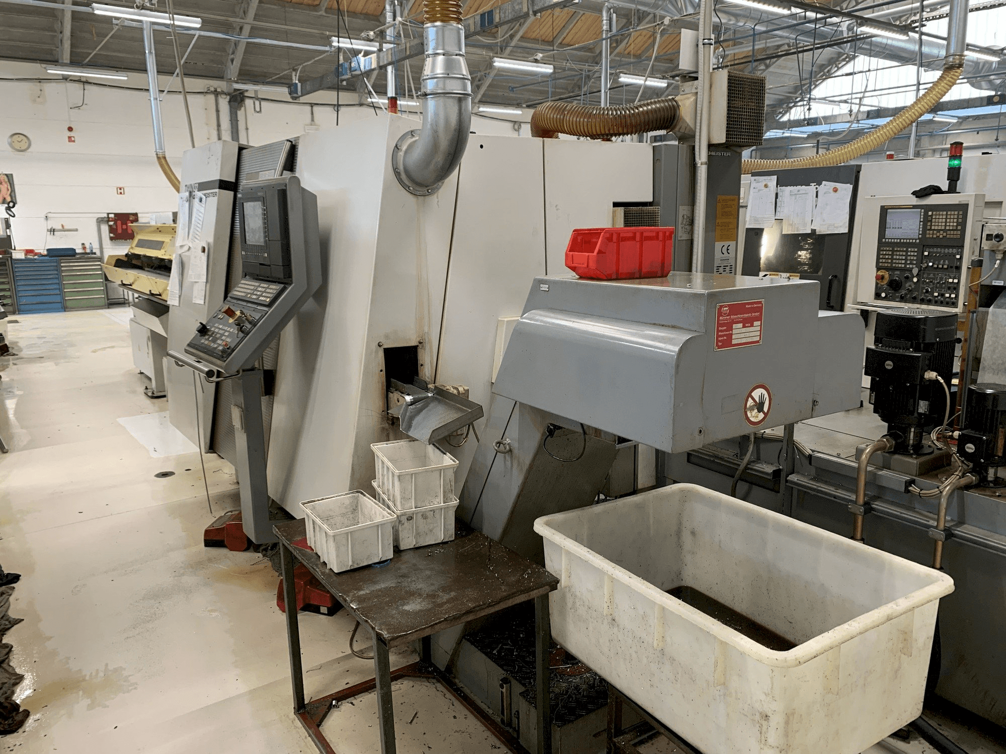 Vista frontale della macchina Gildemeister Twin 32