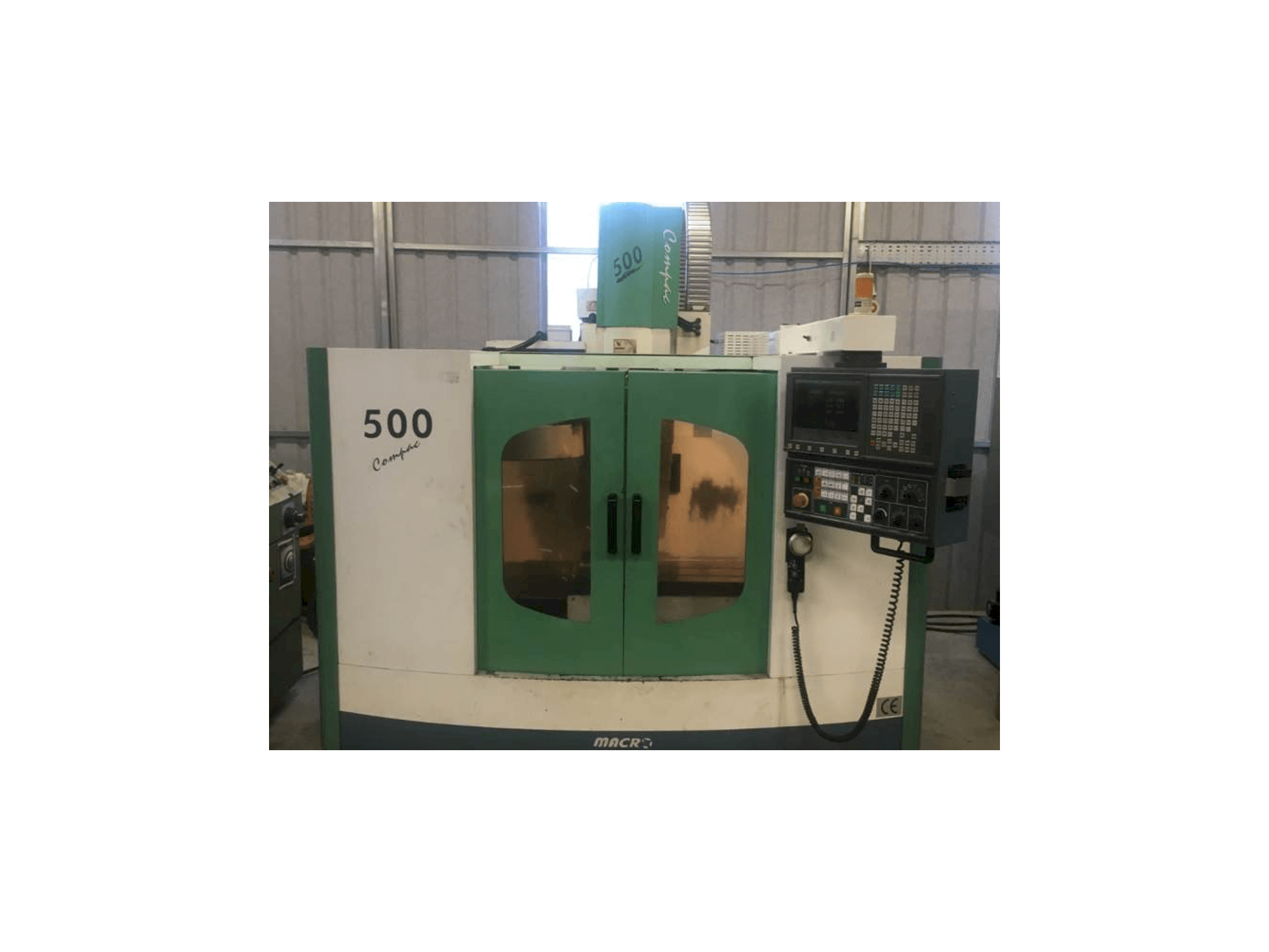 Vista frontale della macchina Macro Micro Tech Compac 500