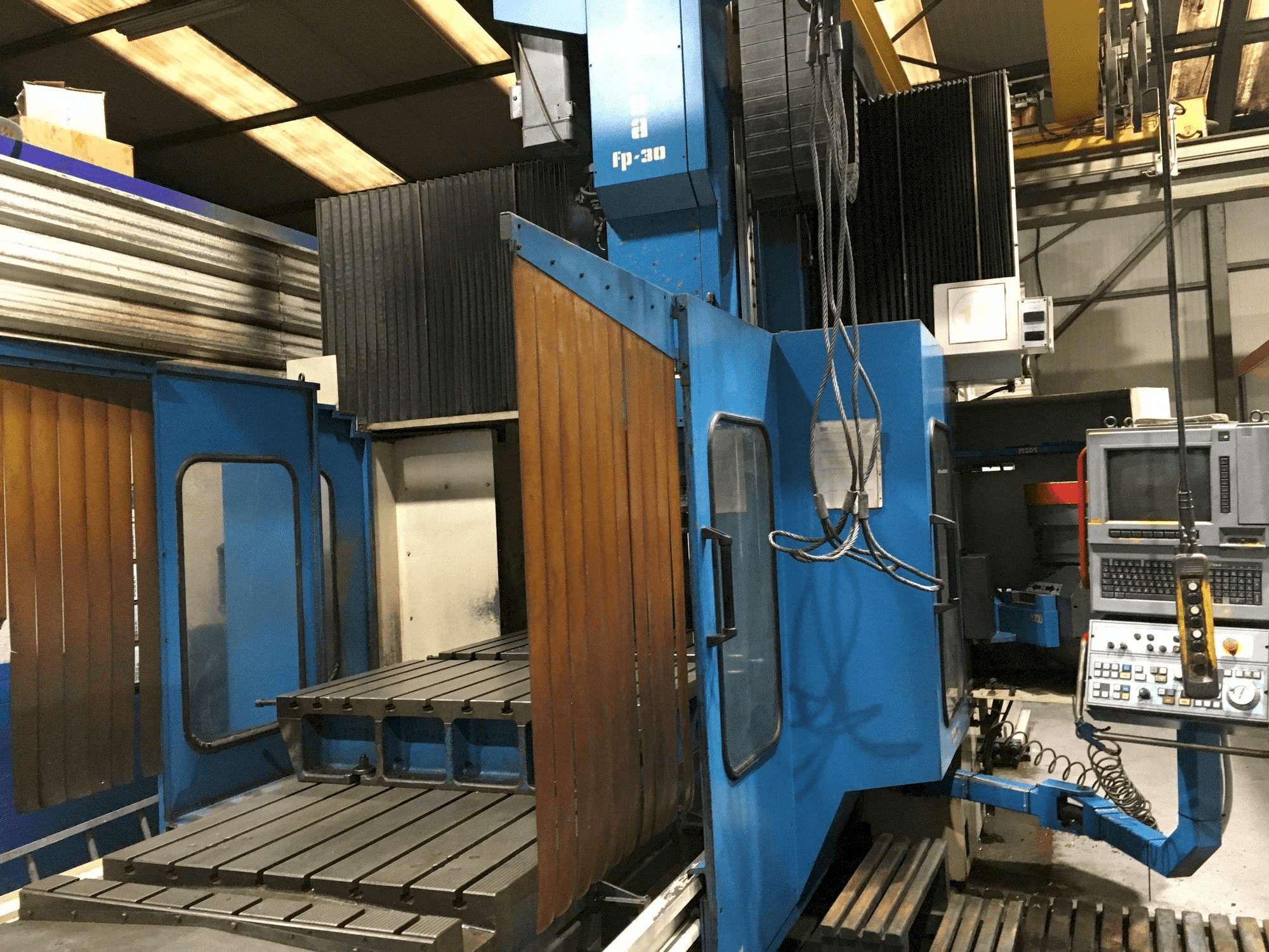 Vista frontale della macchina Correa FP 30/30