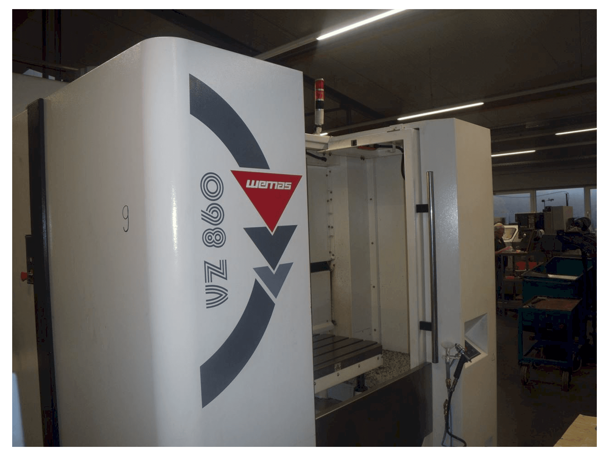 Vista frontale della macchina WEMAS VZ 860 APC