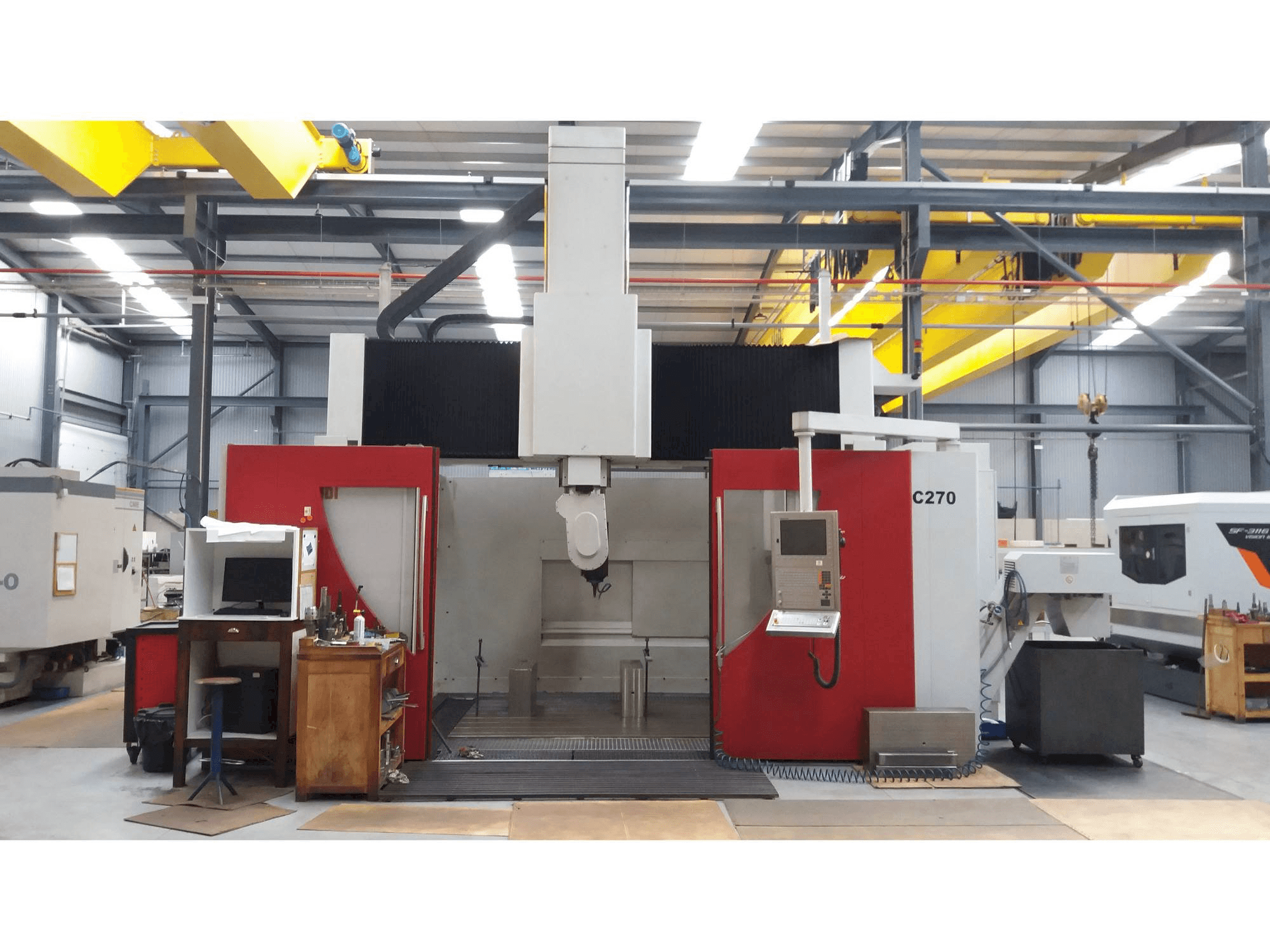 Vista frontale della macchina Rambaudi RC 270