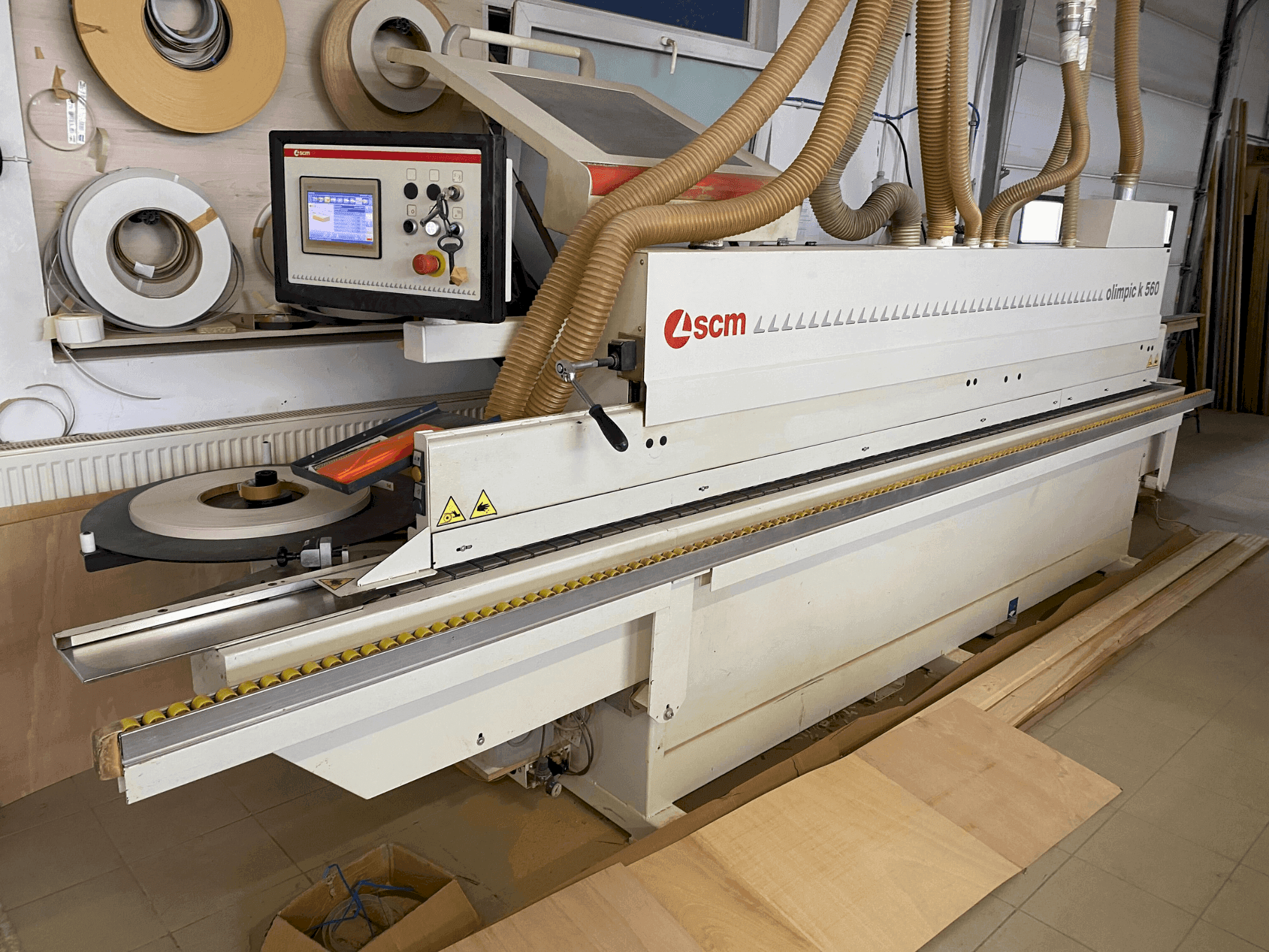 Vista frontale della macchina SCM OLIMPIC K 560