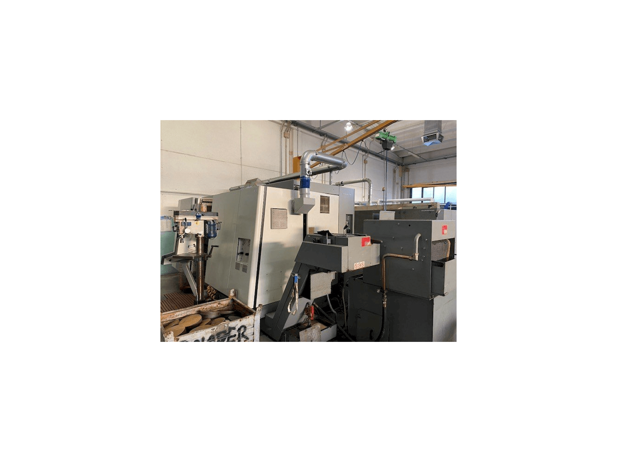 Vista frontale della macchina Gildemeister GMX200