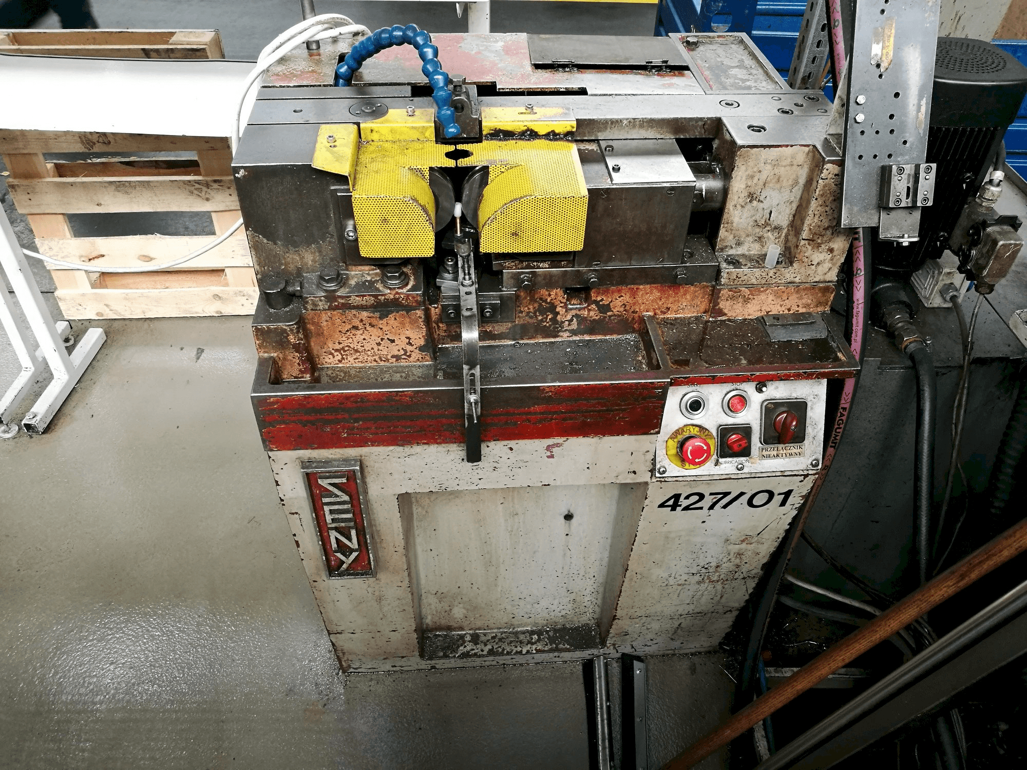 Vista frontale della macchina SENY D30E