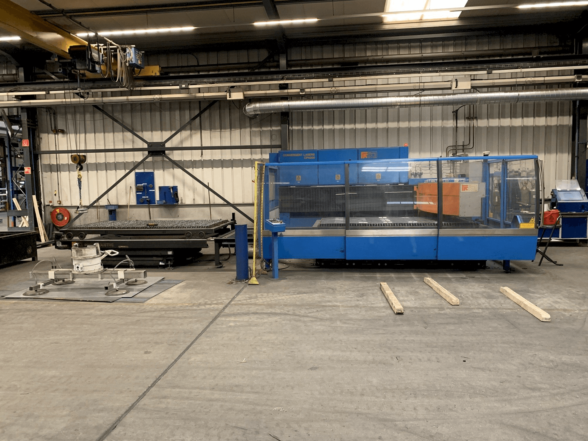 Vista frontale della macchina Prima Power Platino 1530 4,0 kW C02