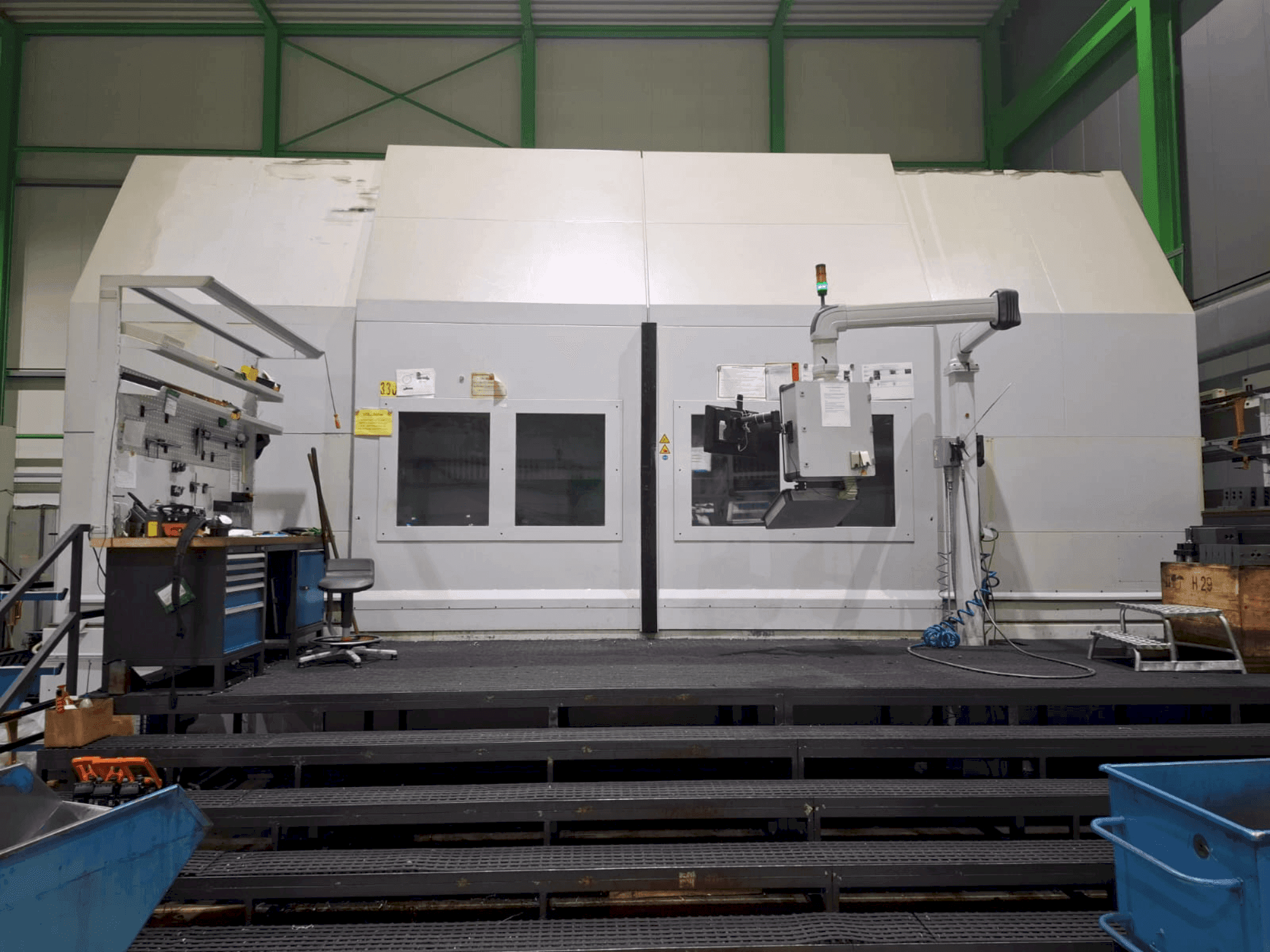 Vista frontale della macchina Pittler PV4000