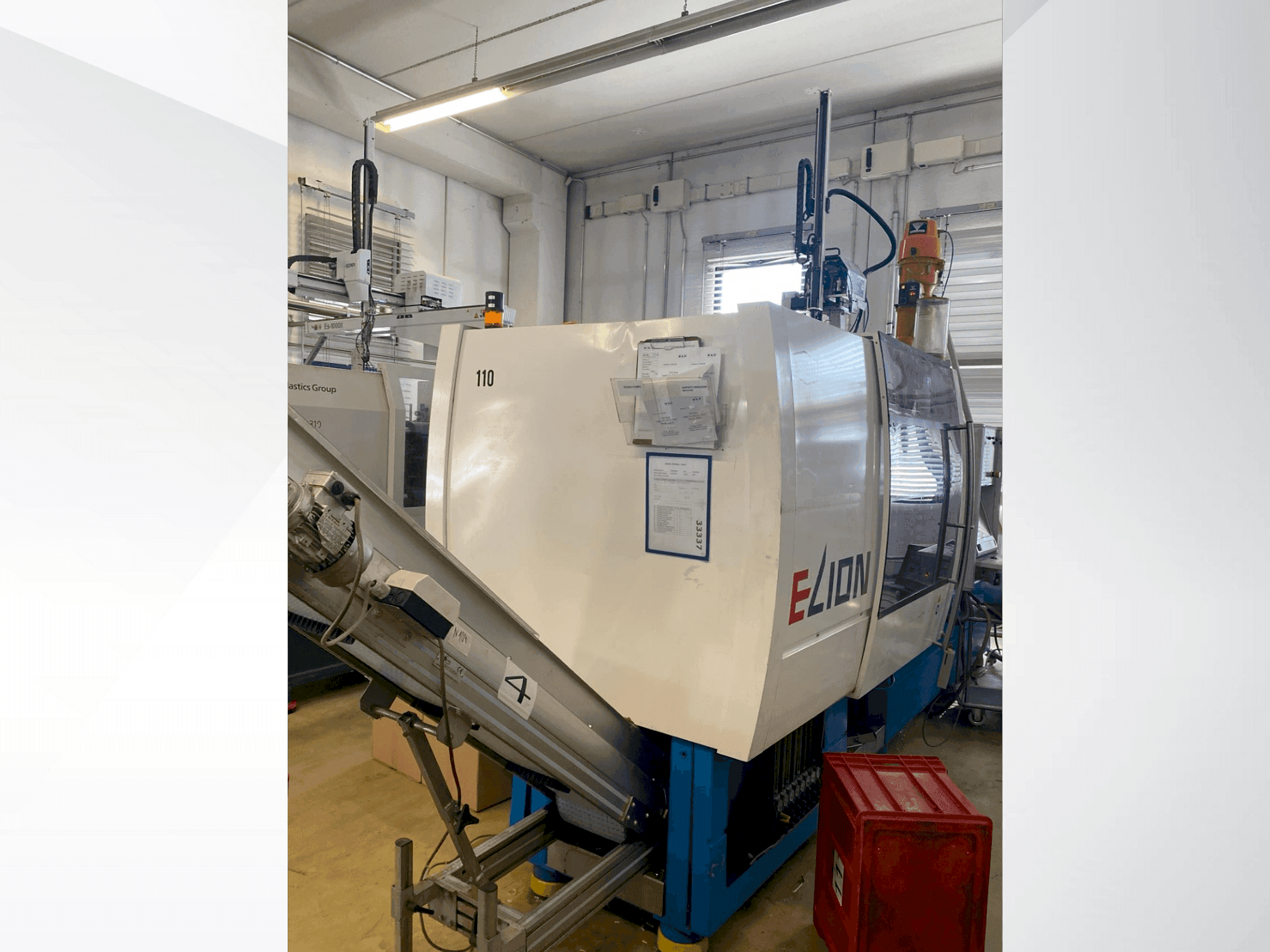 Vista frontale della macchina Netstal ELION 800-270F