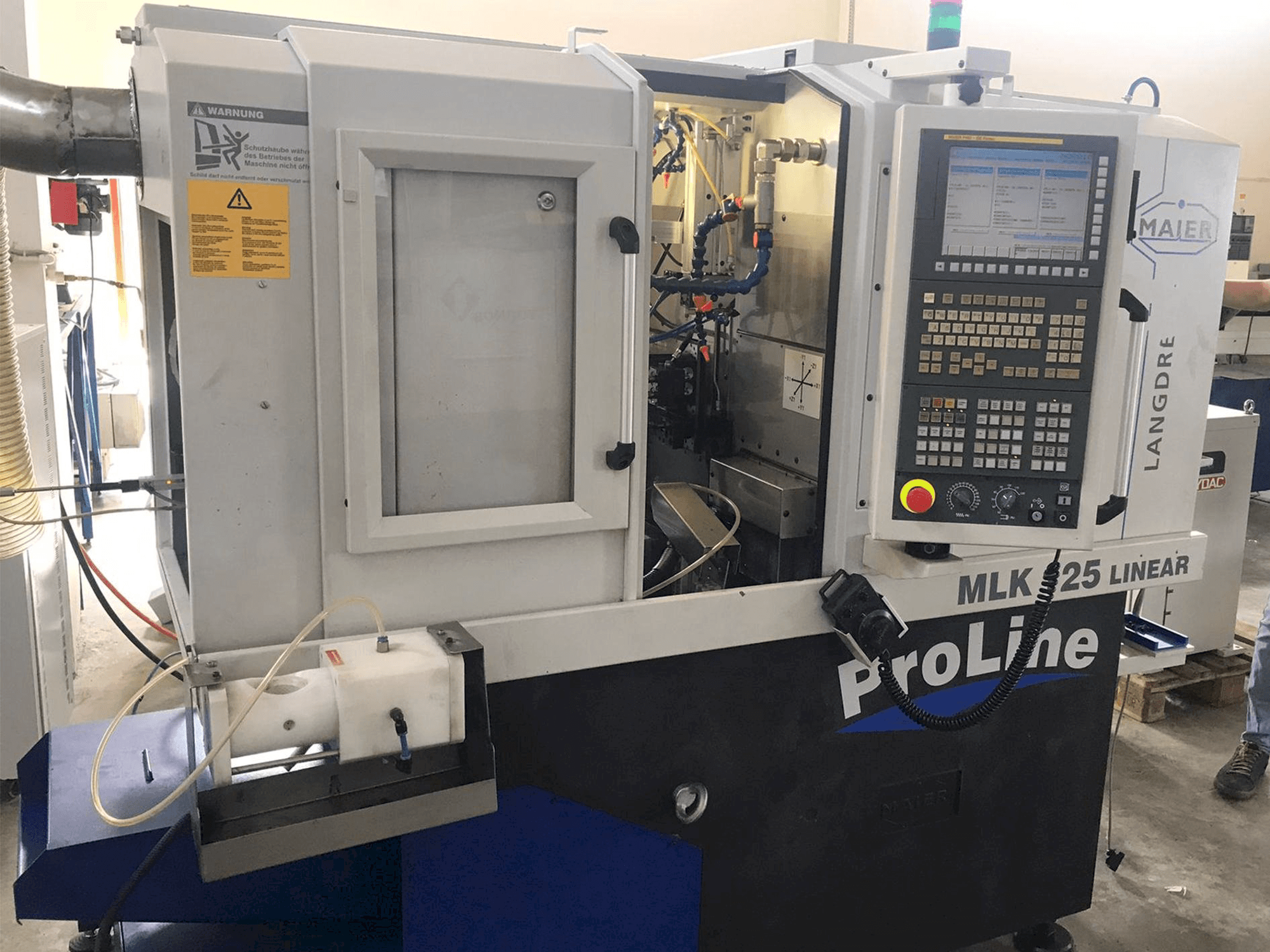 Vista frontale della macchina Maier MLK 125 Linear