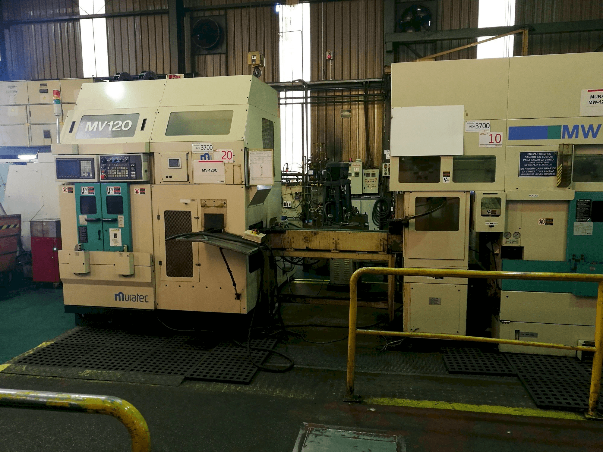 Vista frontale della macchina Muratec MV120